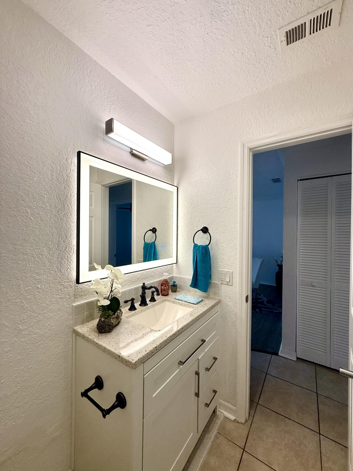 436 Auburn 203 Property Photo 16