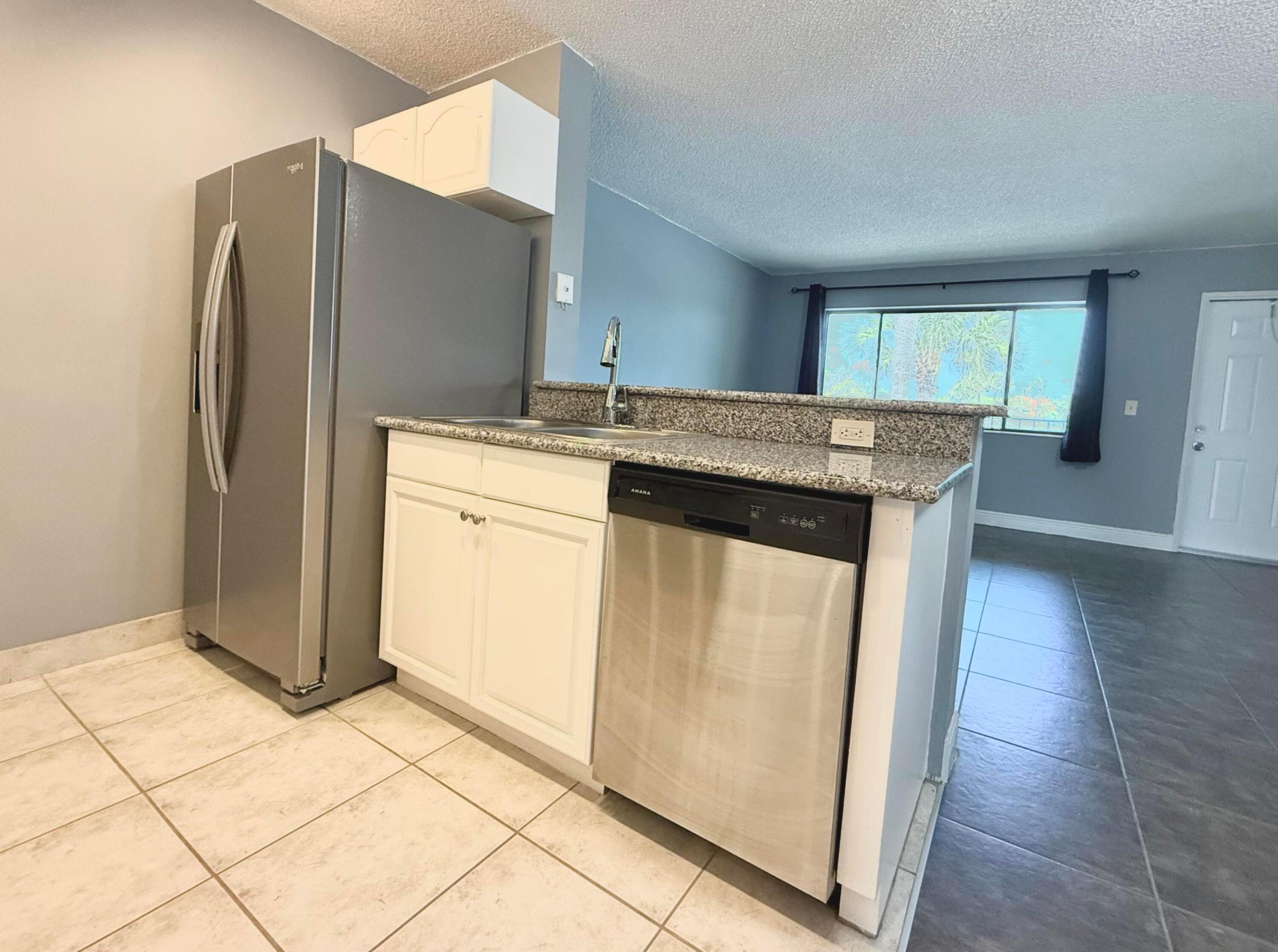 1625 Meadows Circle W Property Photo 3