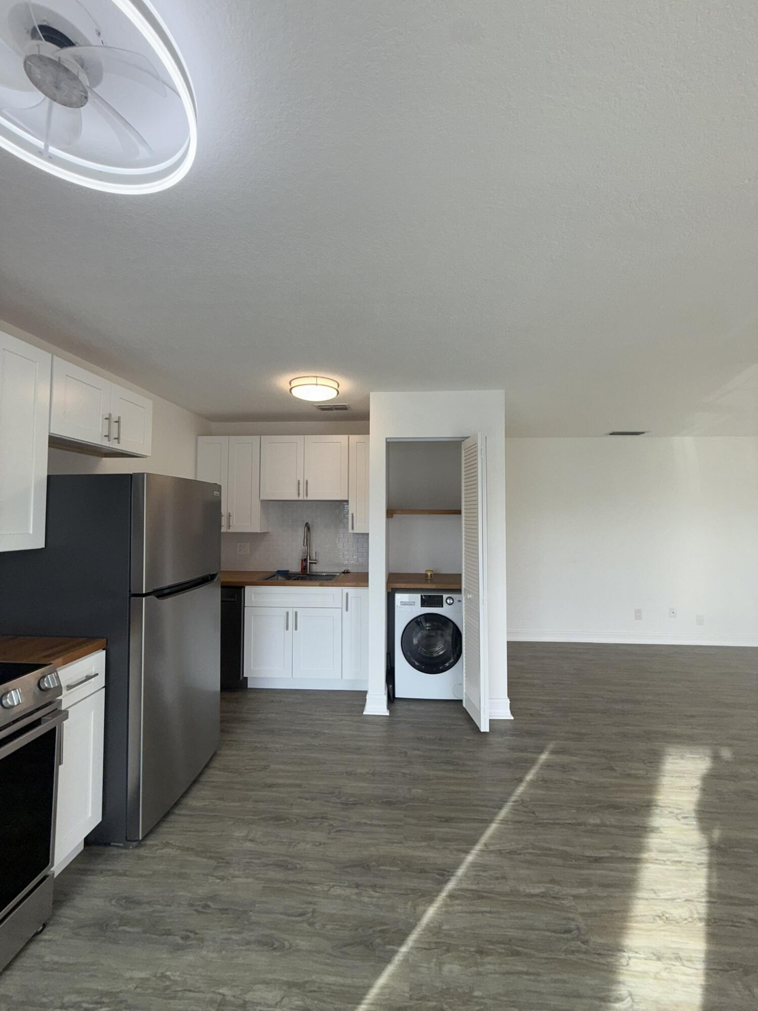 436 Auburn 202 Property Photo 4