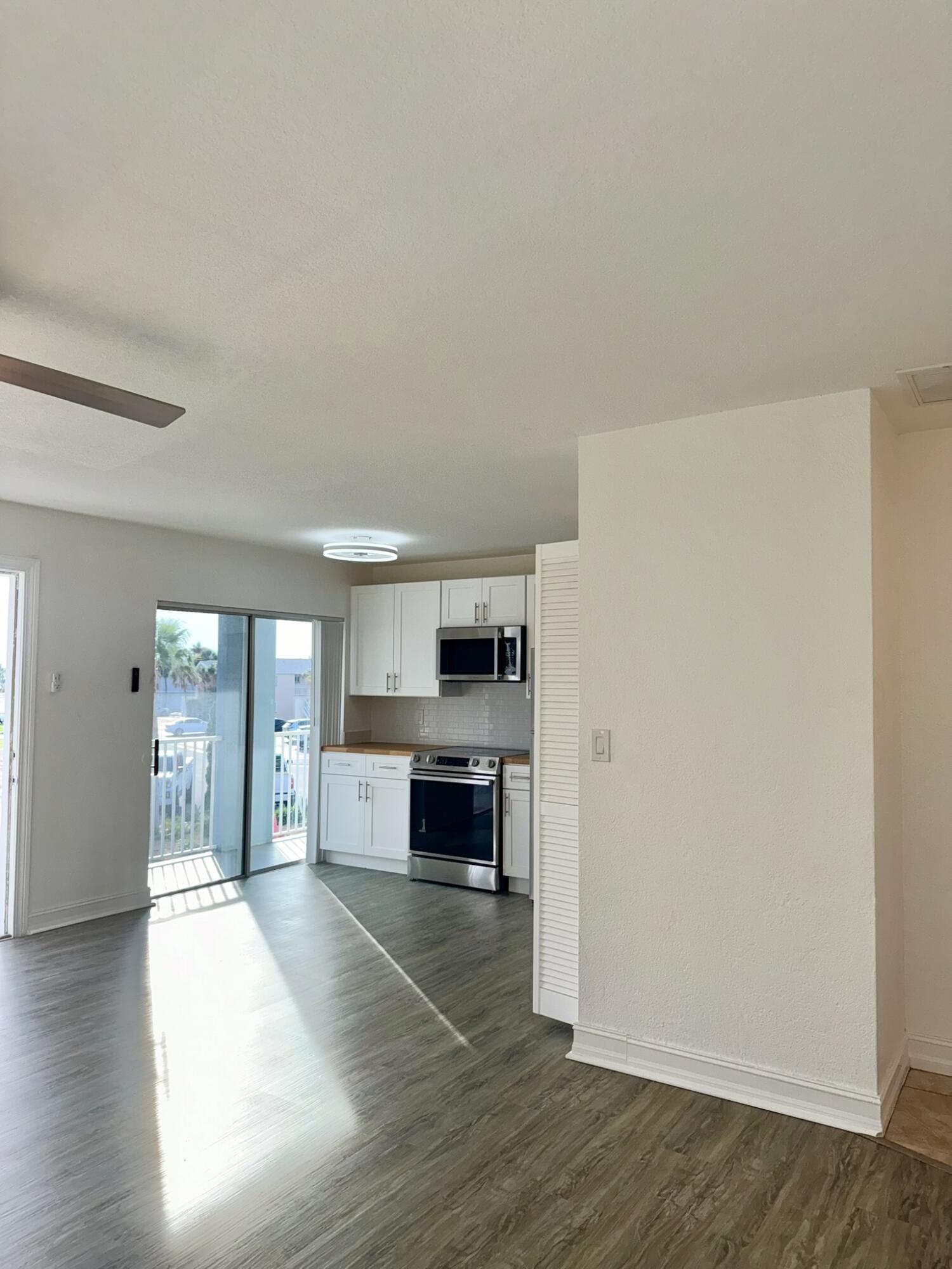 436 Auburn 202 Property Photo 12