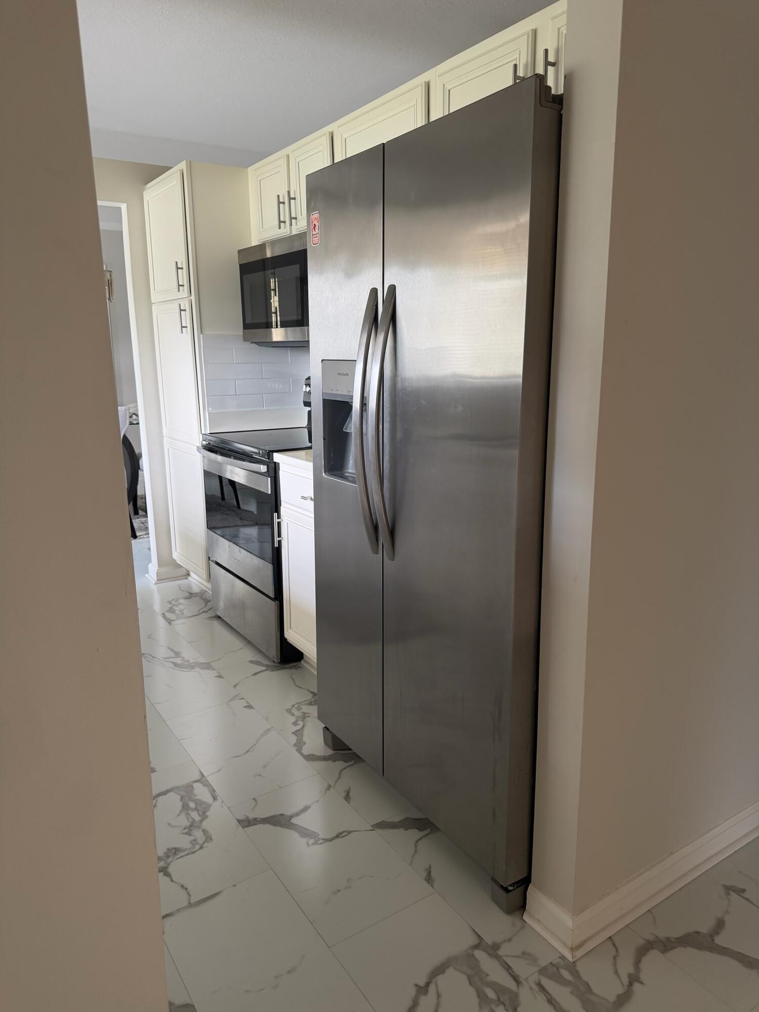 107 Half Moon Circle D Property Photo 6