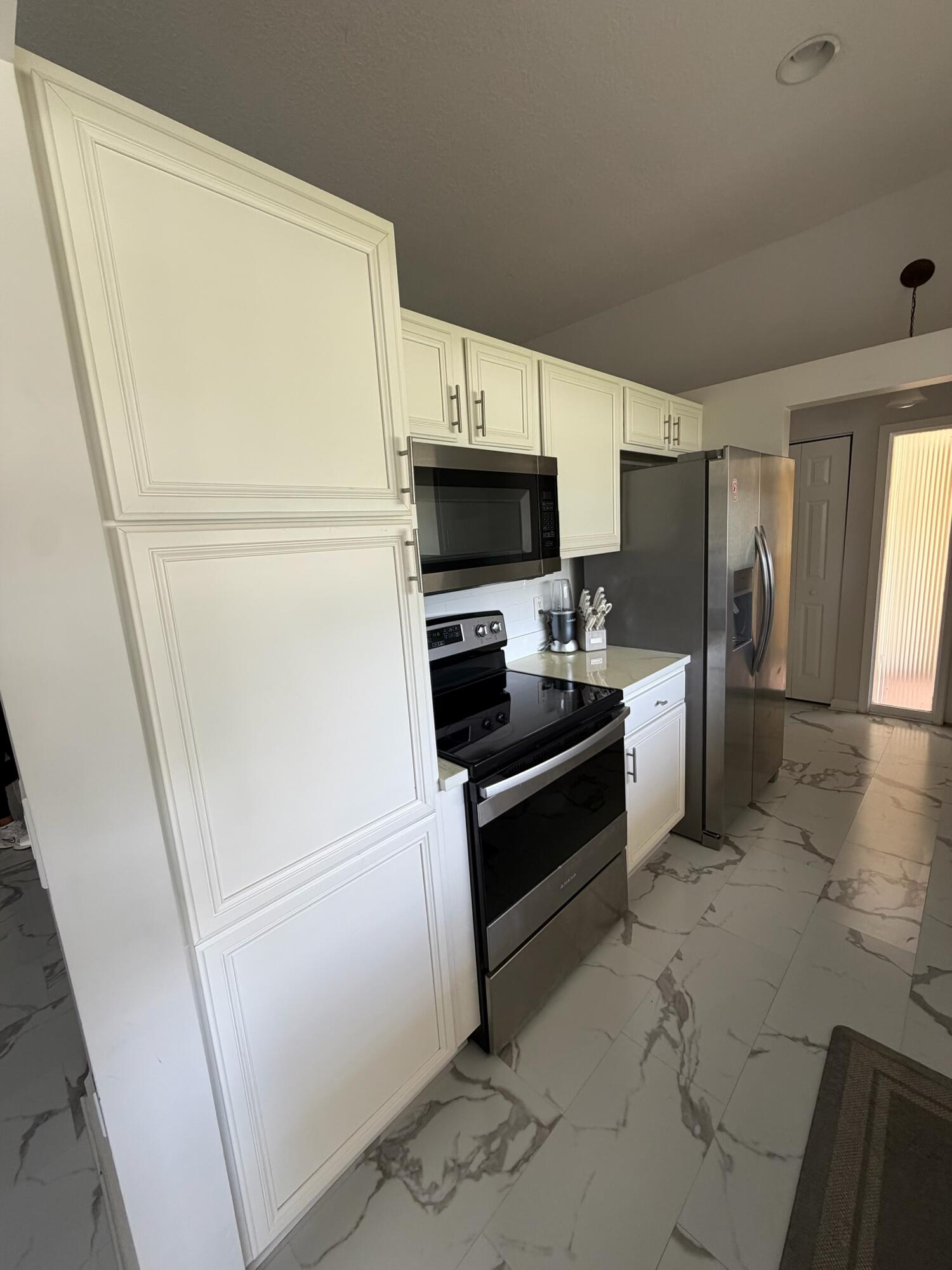 107 Half Moon Circle D Property Photo 8
