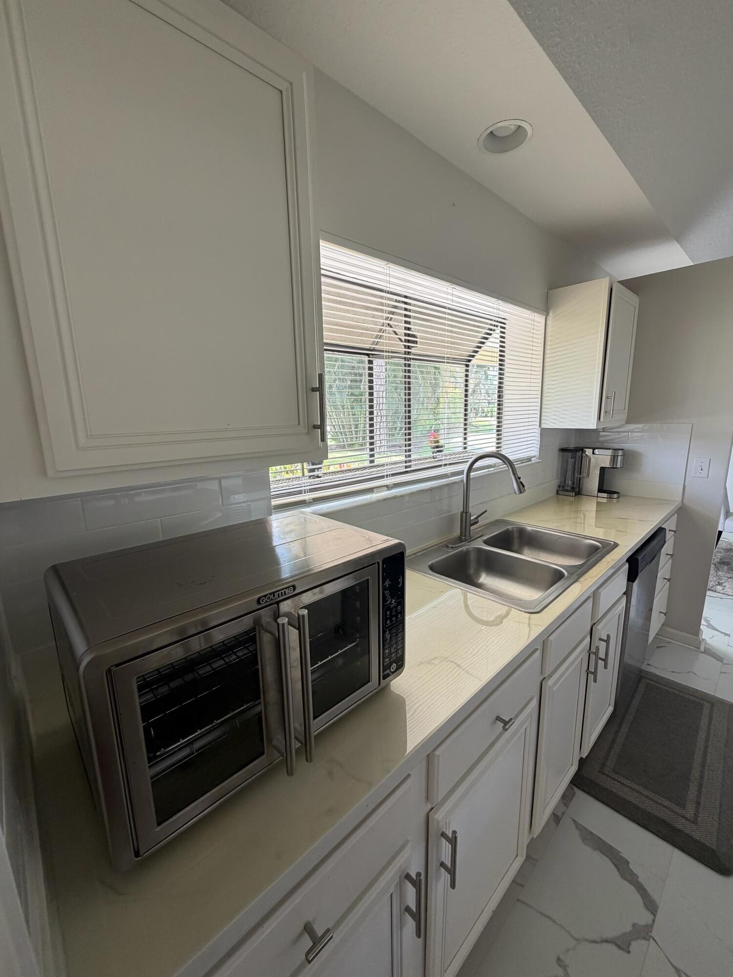 107 Half Moon Circle D Property Photo 10