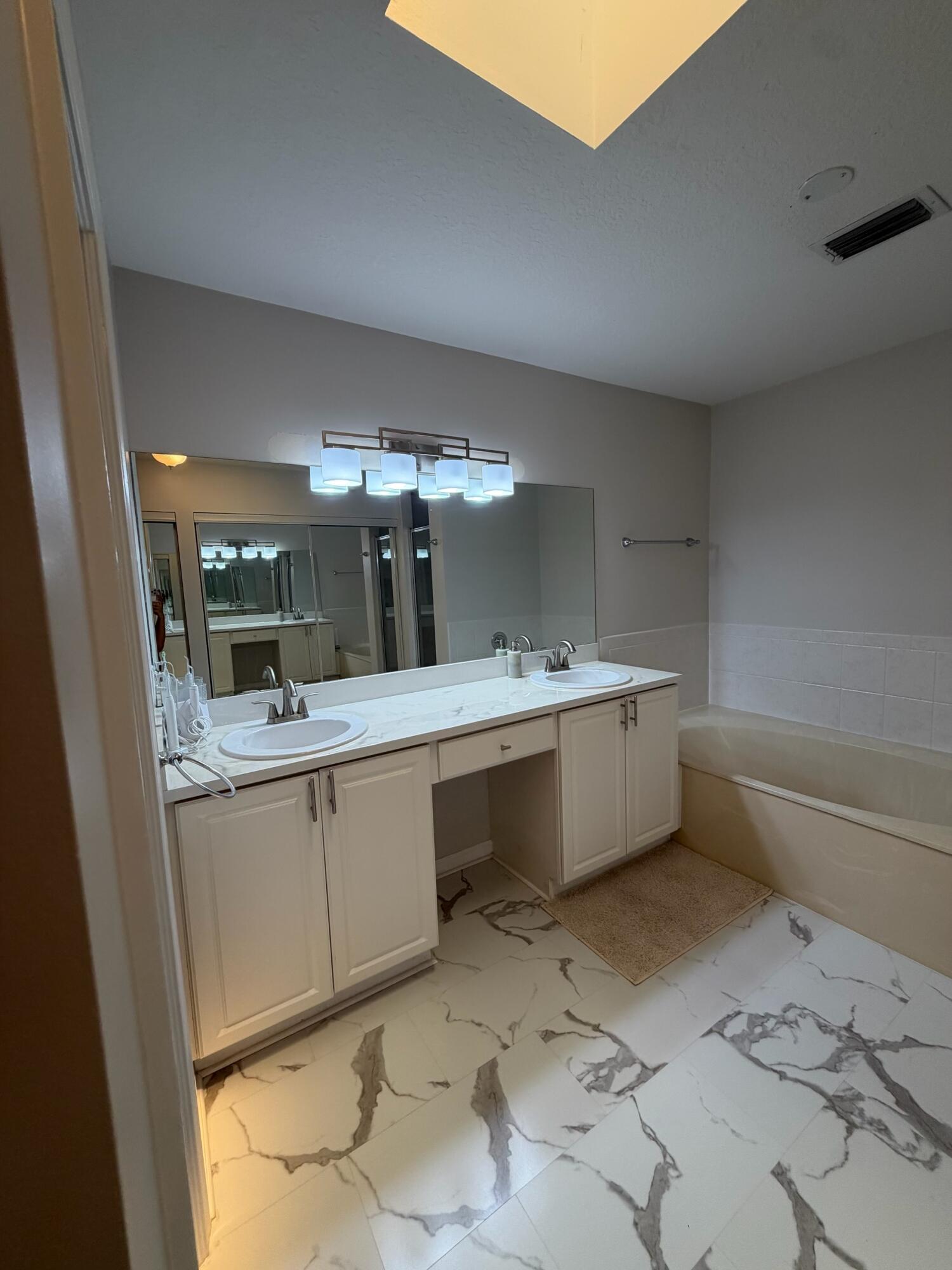 107 Half Moon Circle D Property Photo 13