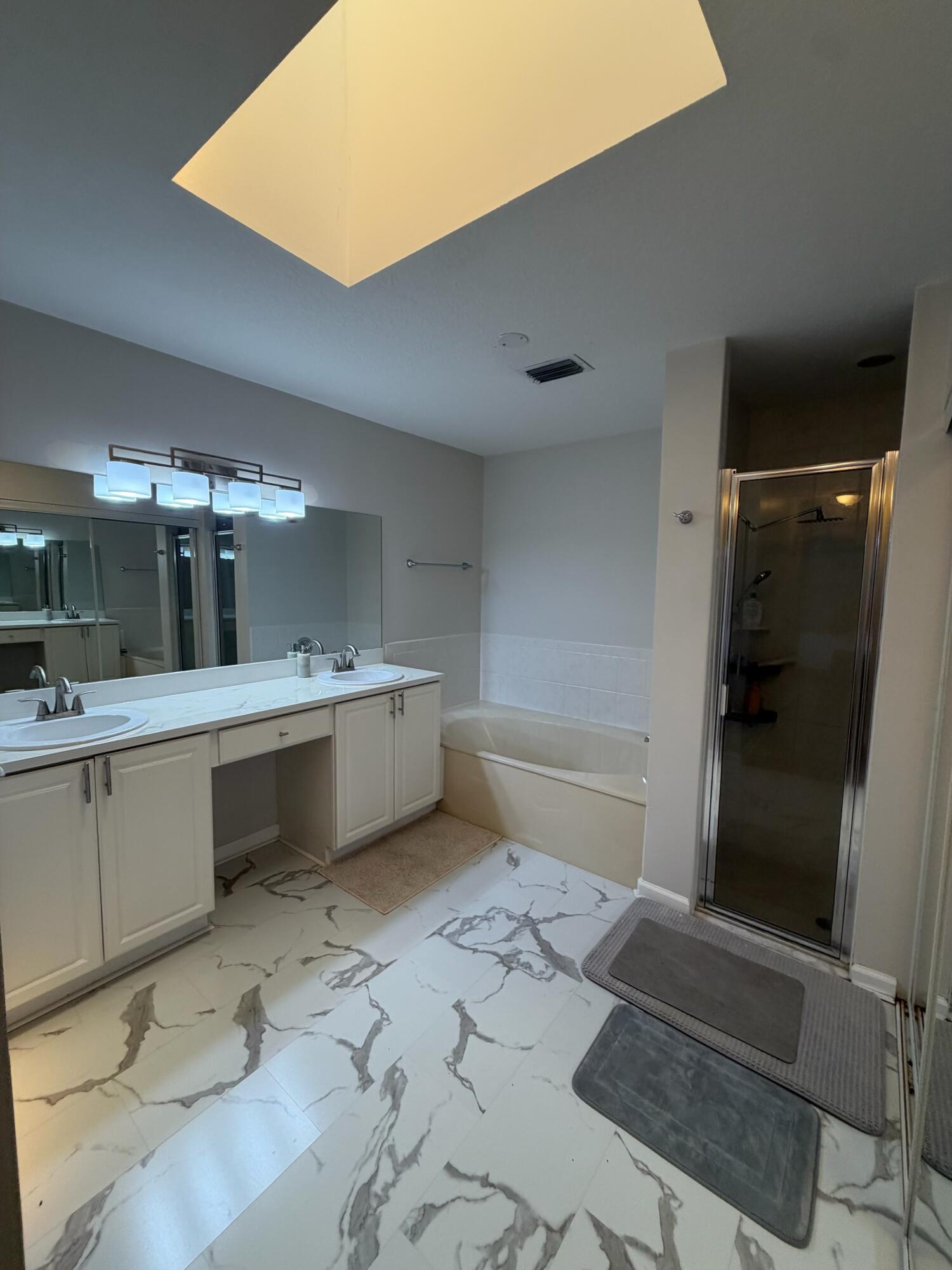 107 Half Moon Circle D Property Photo 14
