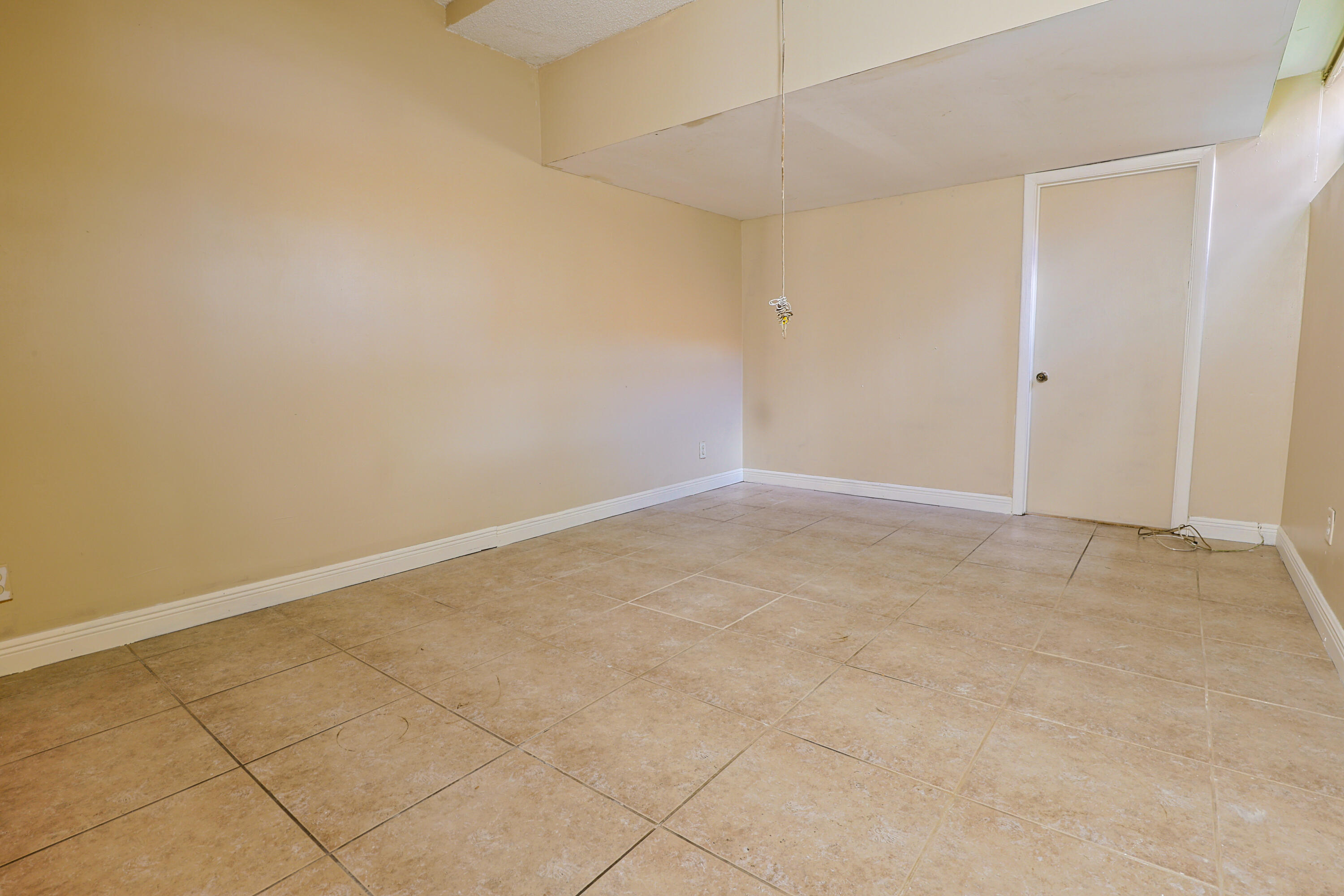 B26068463 Property Photo 5