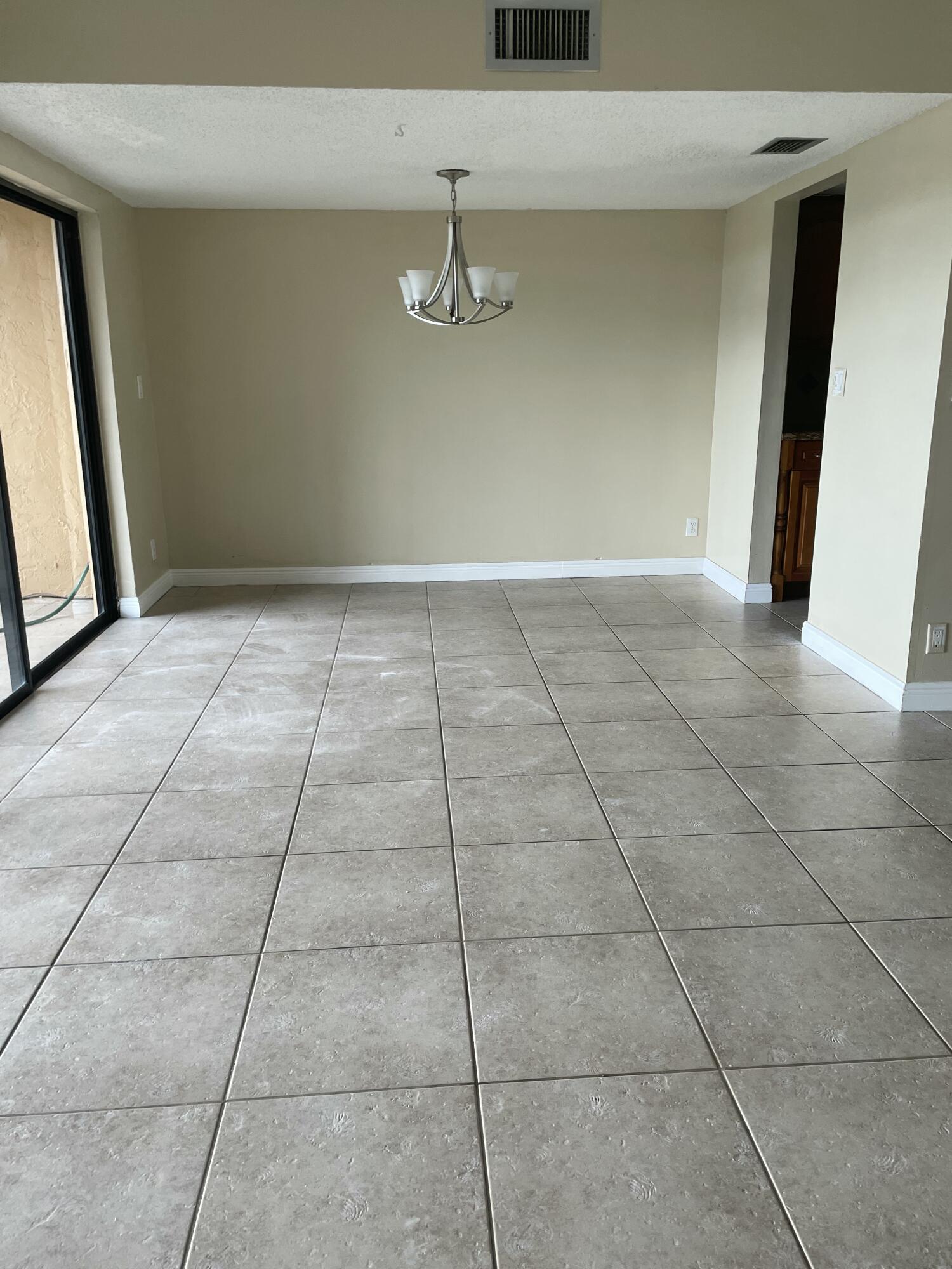 B26068463 Property Photo 23