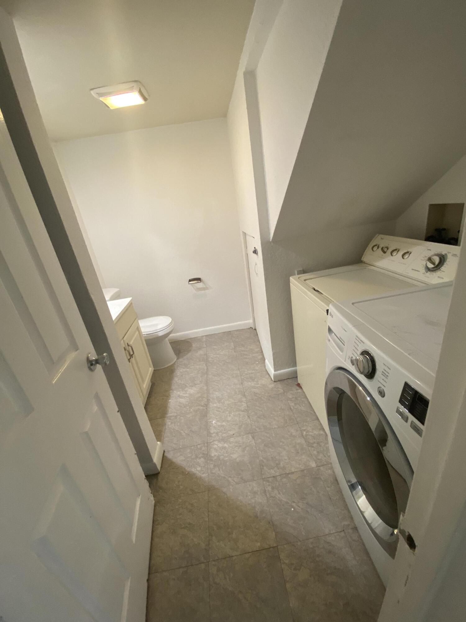 2370 Waterside Drive Property Photo 10