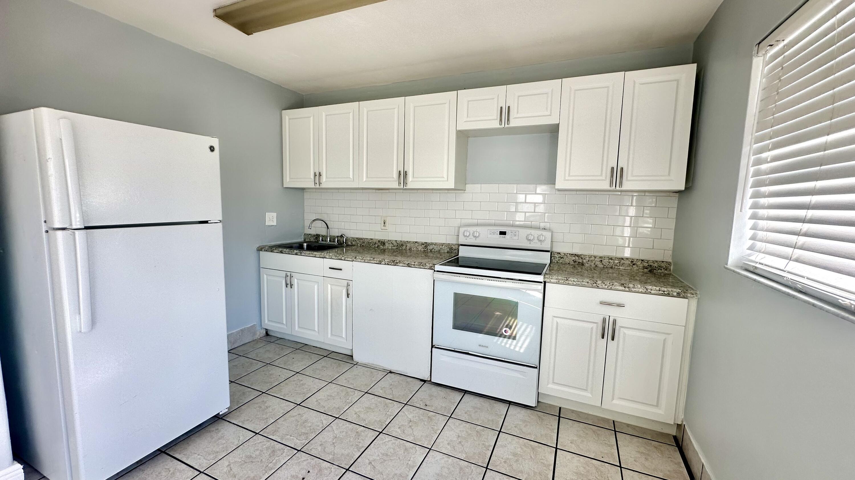 601 N K Street 2 Property Photo 2