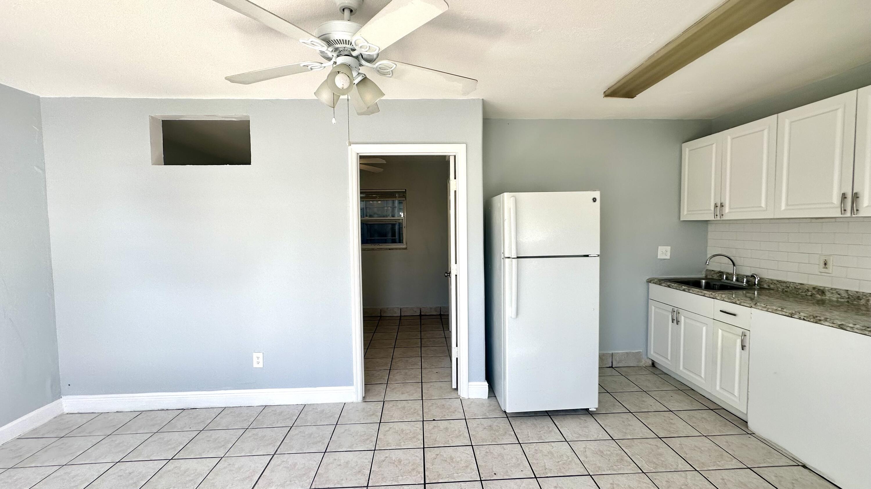 601 N K Street 2 Property Photo 3