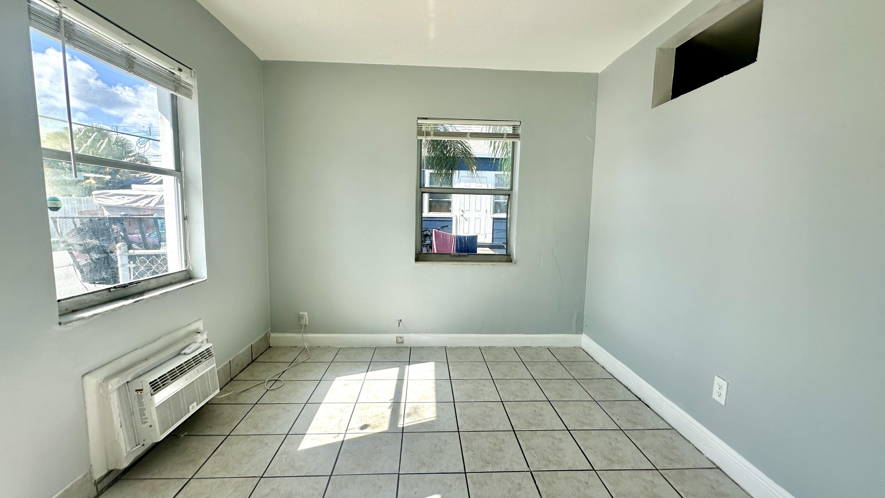601 N K Street 2 Property Photo 4