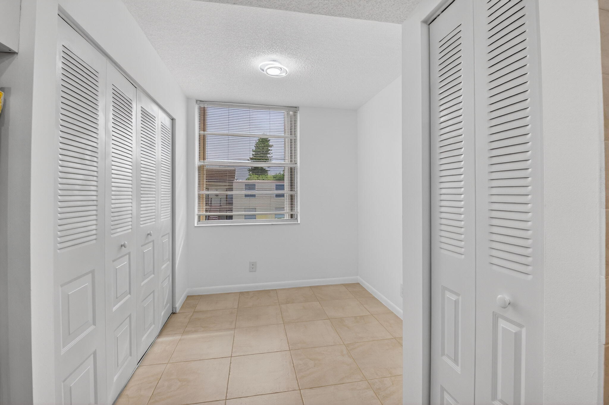 10 Willowbrook Lane 207 Property Photo 12