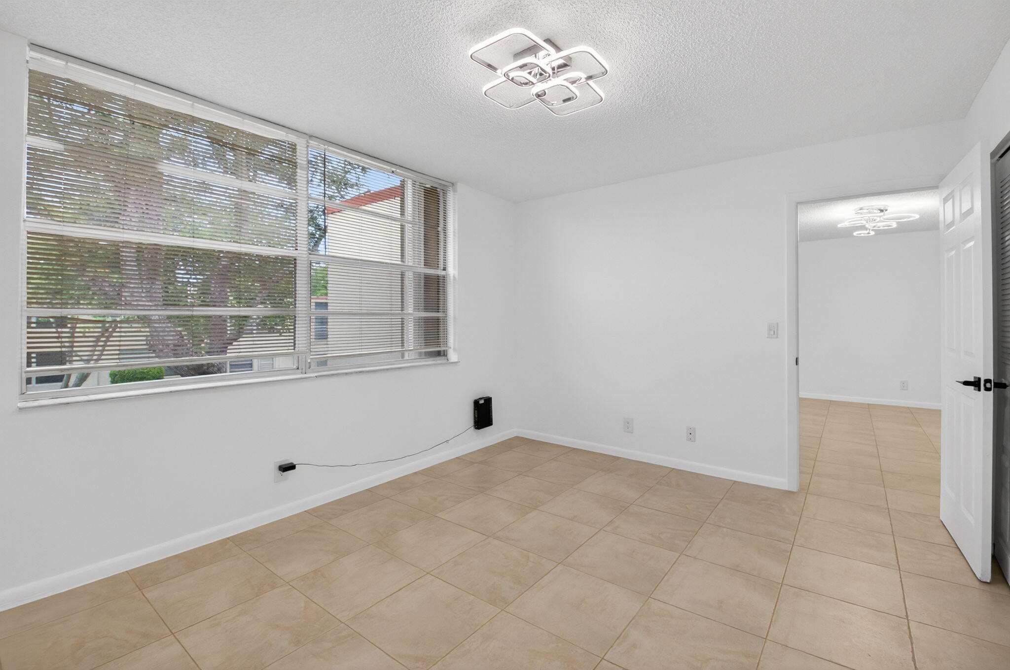 10 Willowbrook Lane 207 Property Photo 16