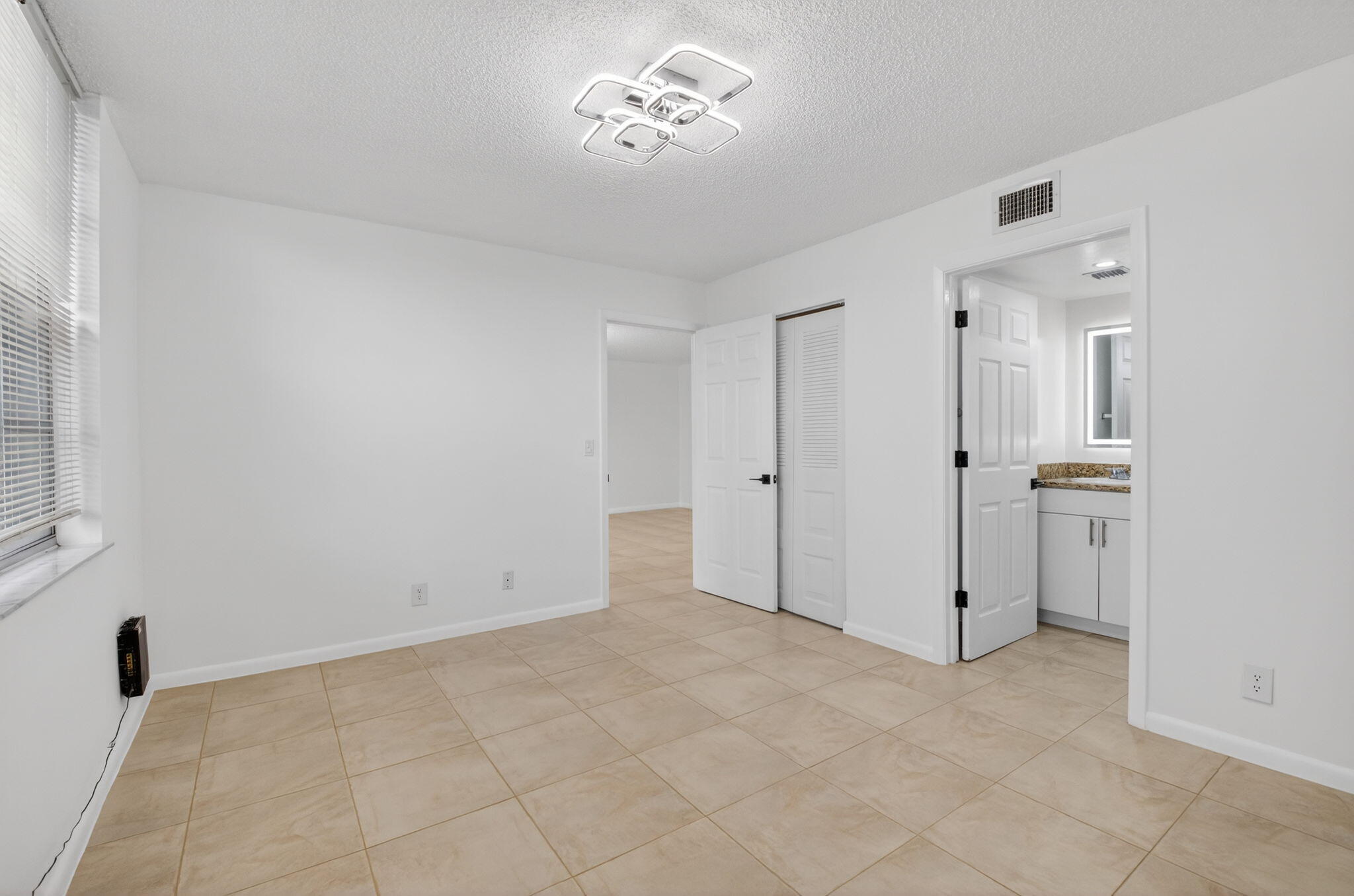 10 Willowbrook Lane 207 Property Photo 17