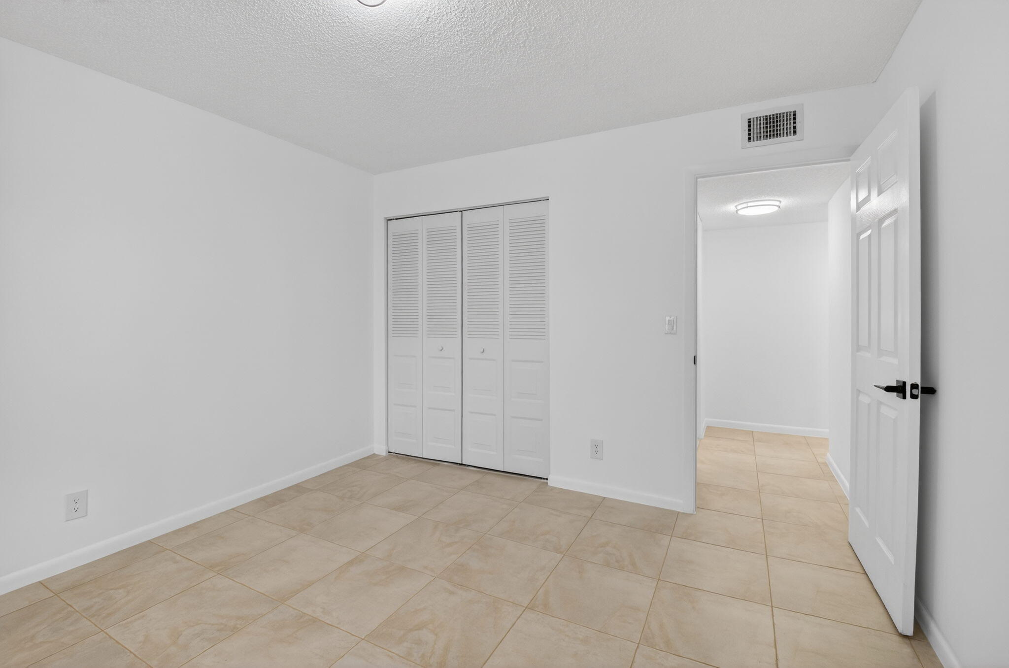 10 Willowbrook Lane 207 Property Photo 18
