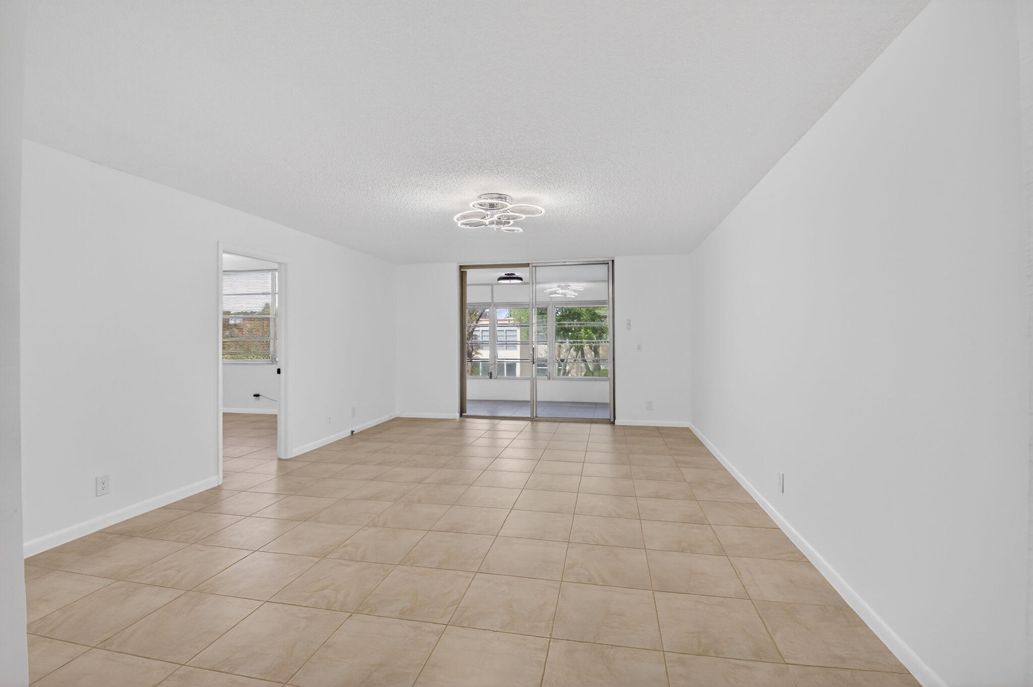 10 Willowbrook Lane 207 Property Photo 24