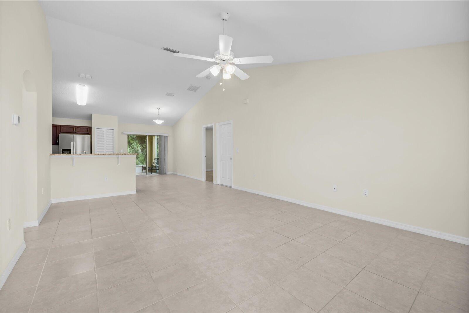 8736 98th Court Property Photo 4