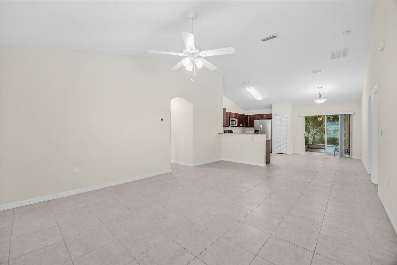 8736 98th Court Property Photo 5