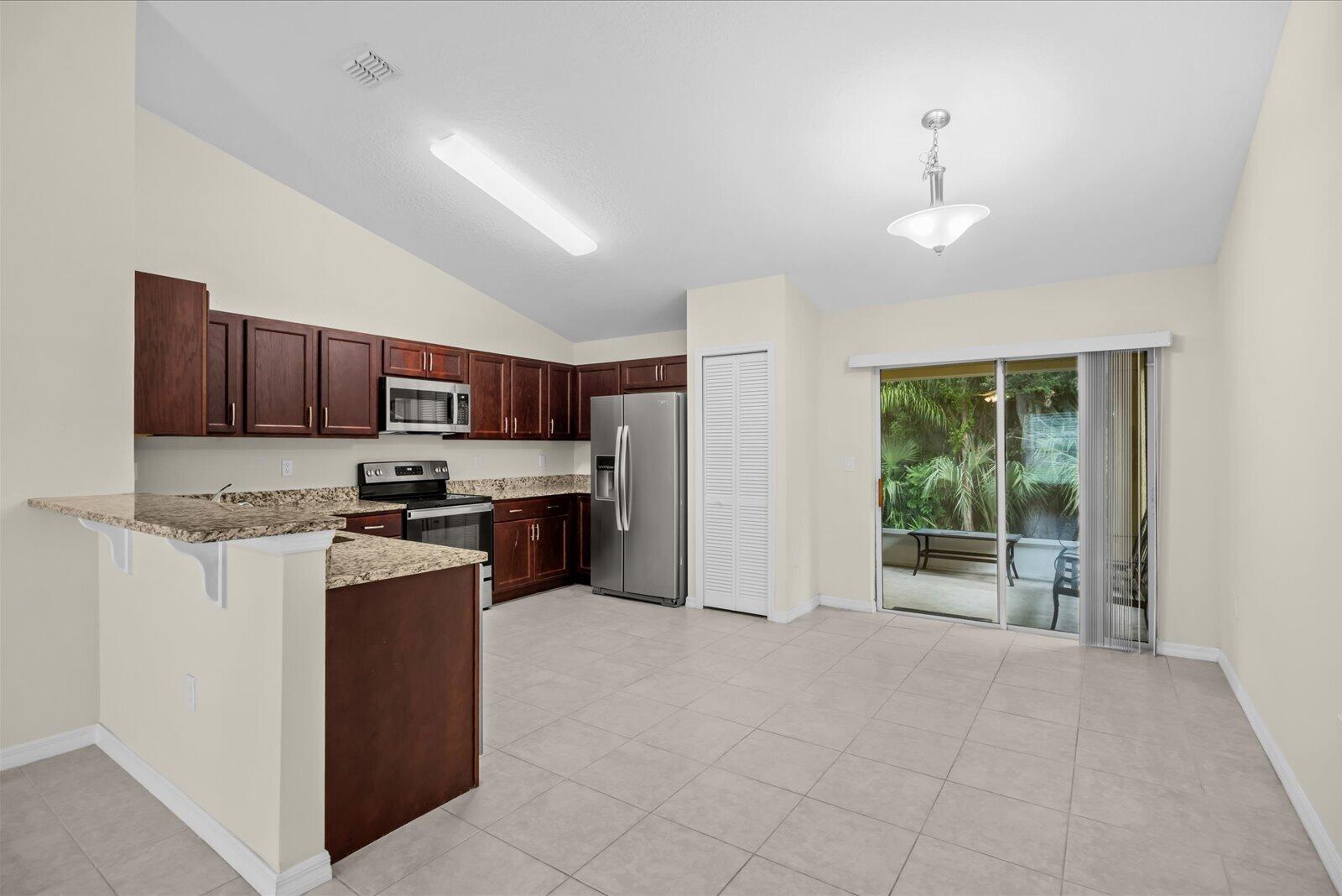 8736 98th Court Property Photo 7
