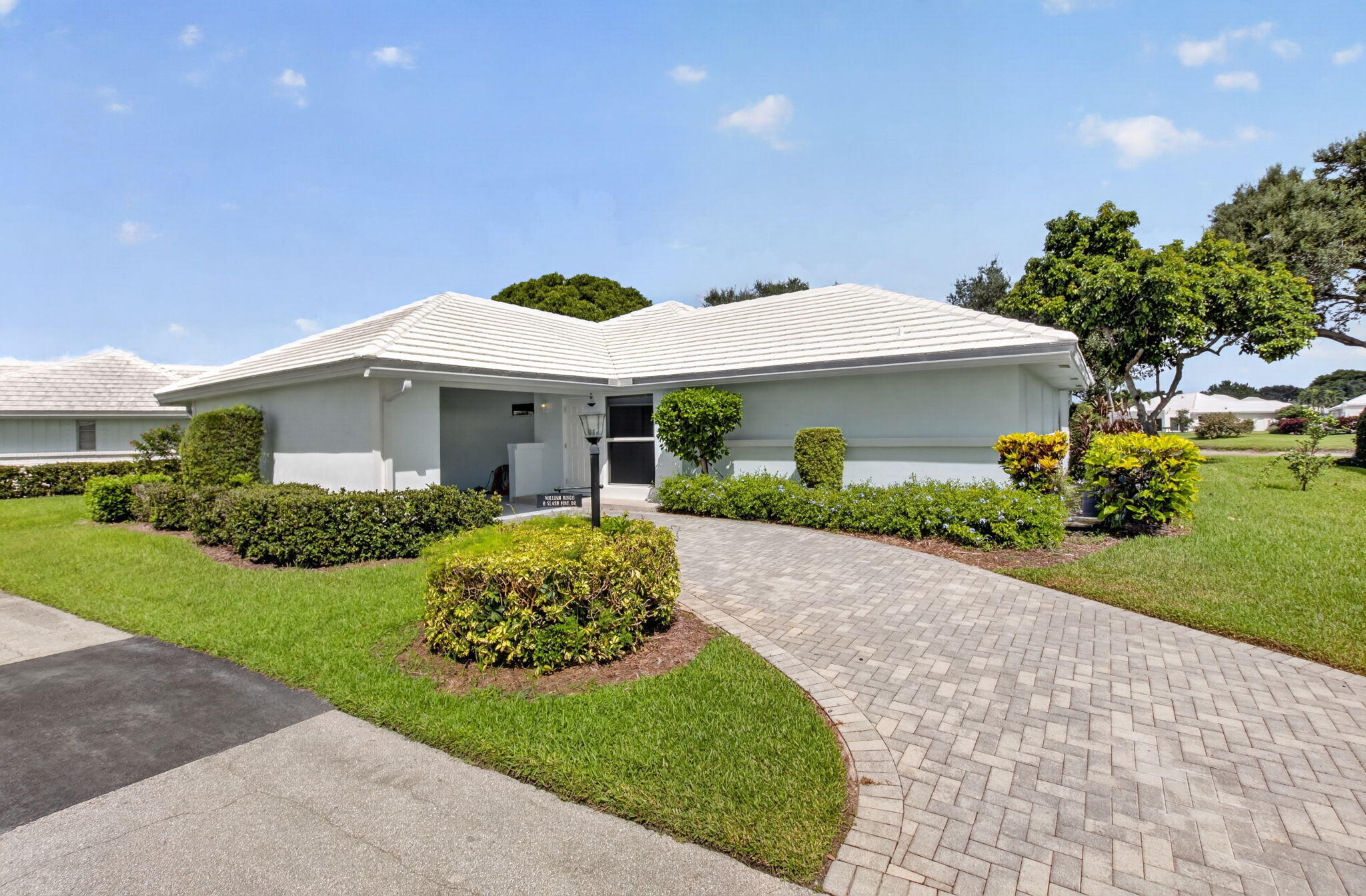 8 Slash Pine Drive Property Photo 4