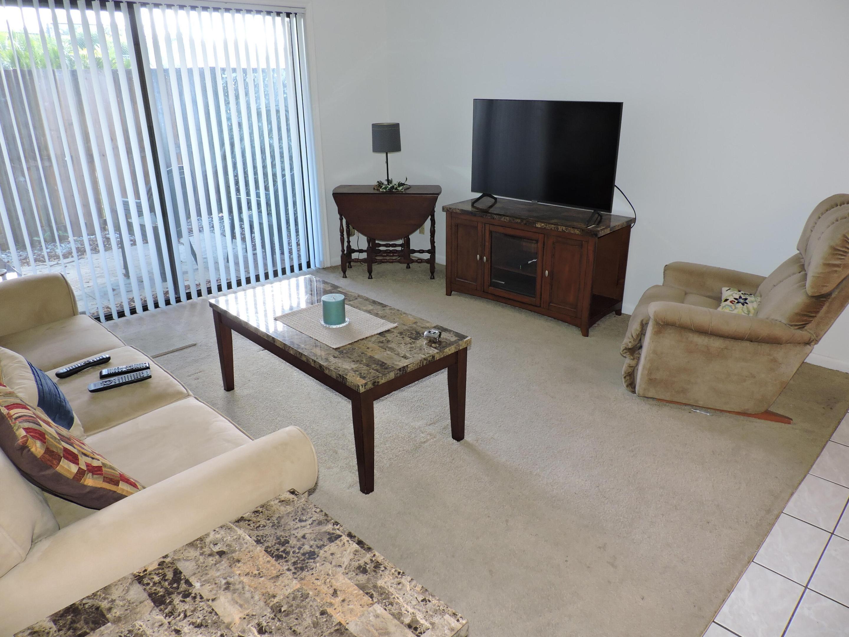 3402 Gardens East Drive 7a Property Photo 3
