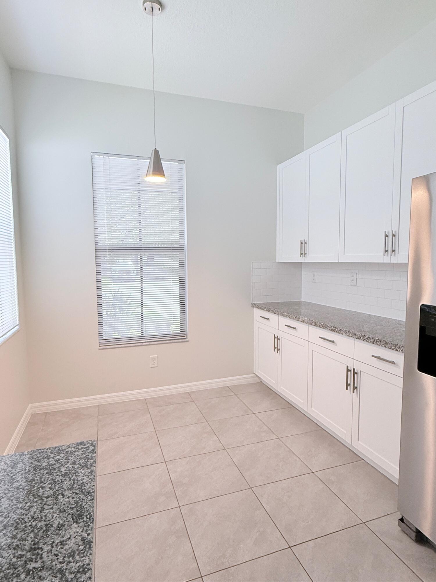 5489 Soria Avenue Property Photo 7