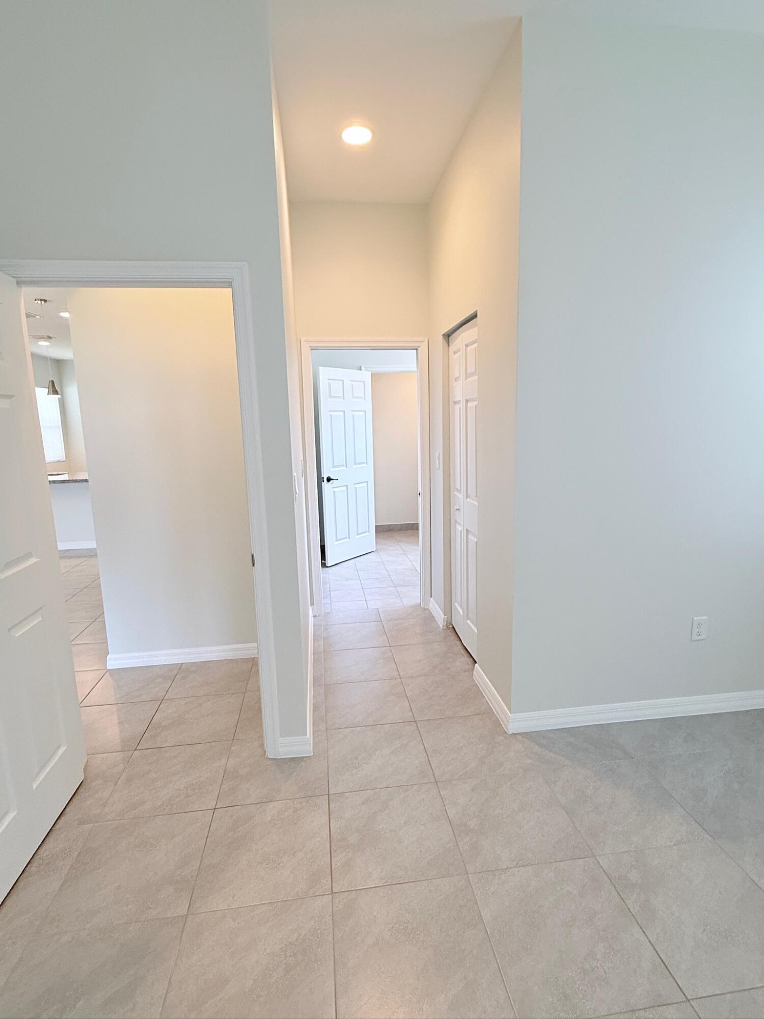5489 Soria Avenue Property Photo 14