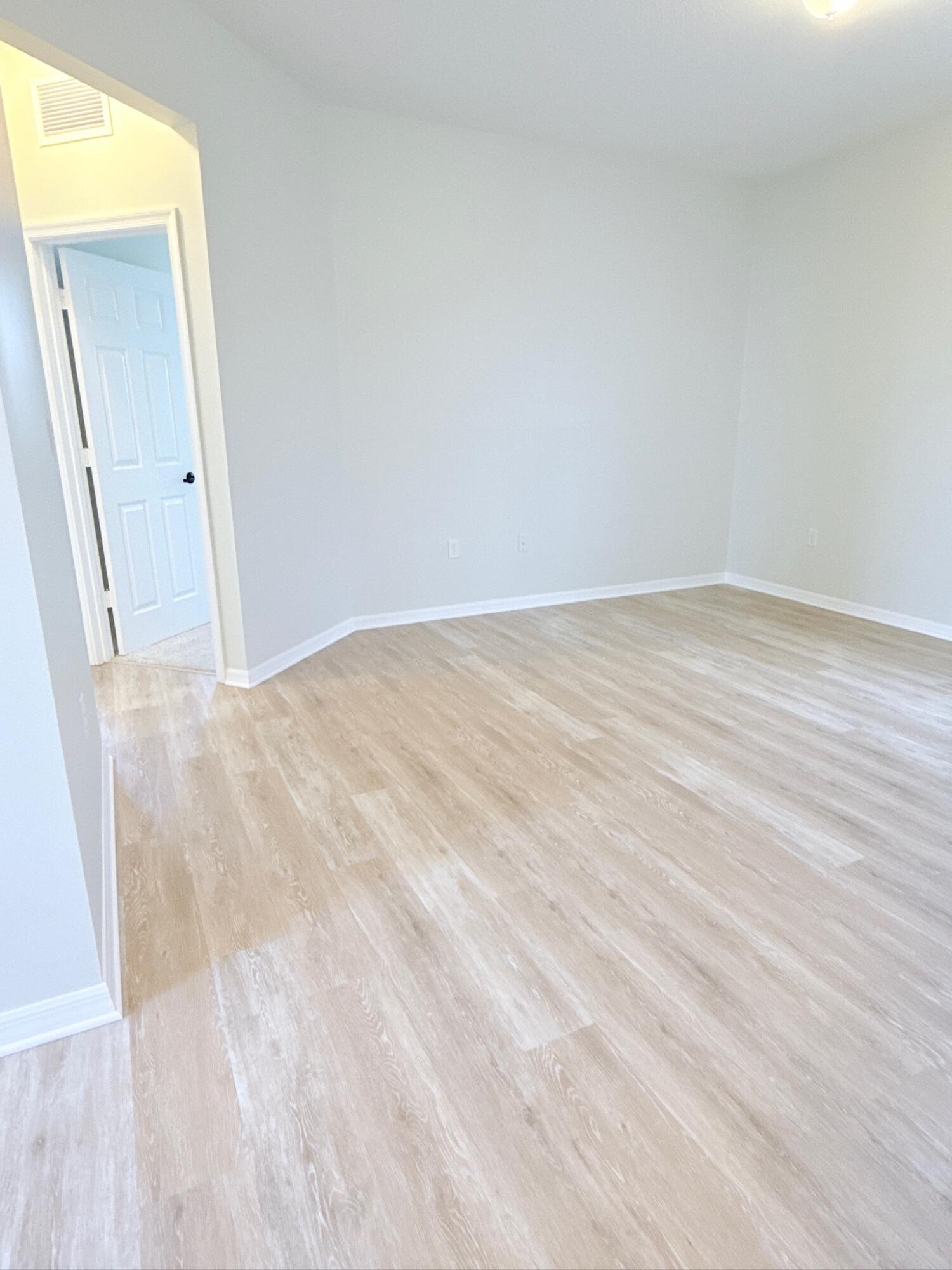 5489 Soria Avenue Property Photo 23