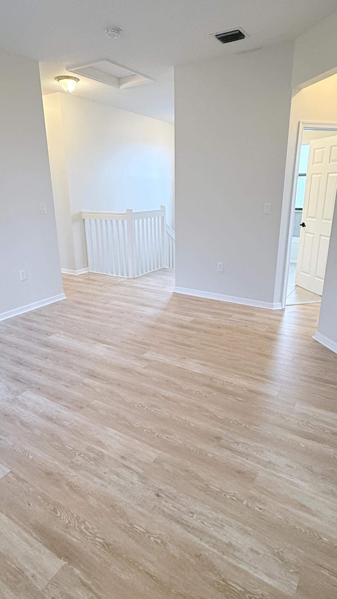 5489 Soria Avenue Property Photo 24