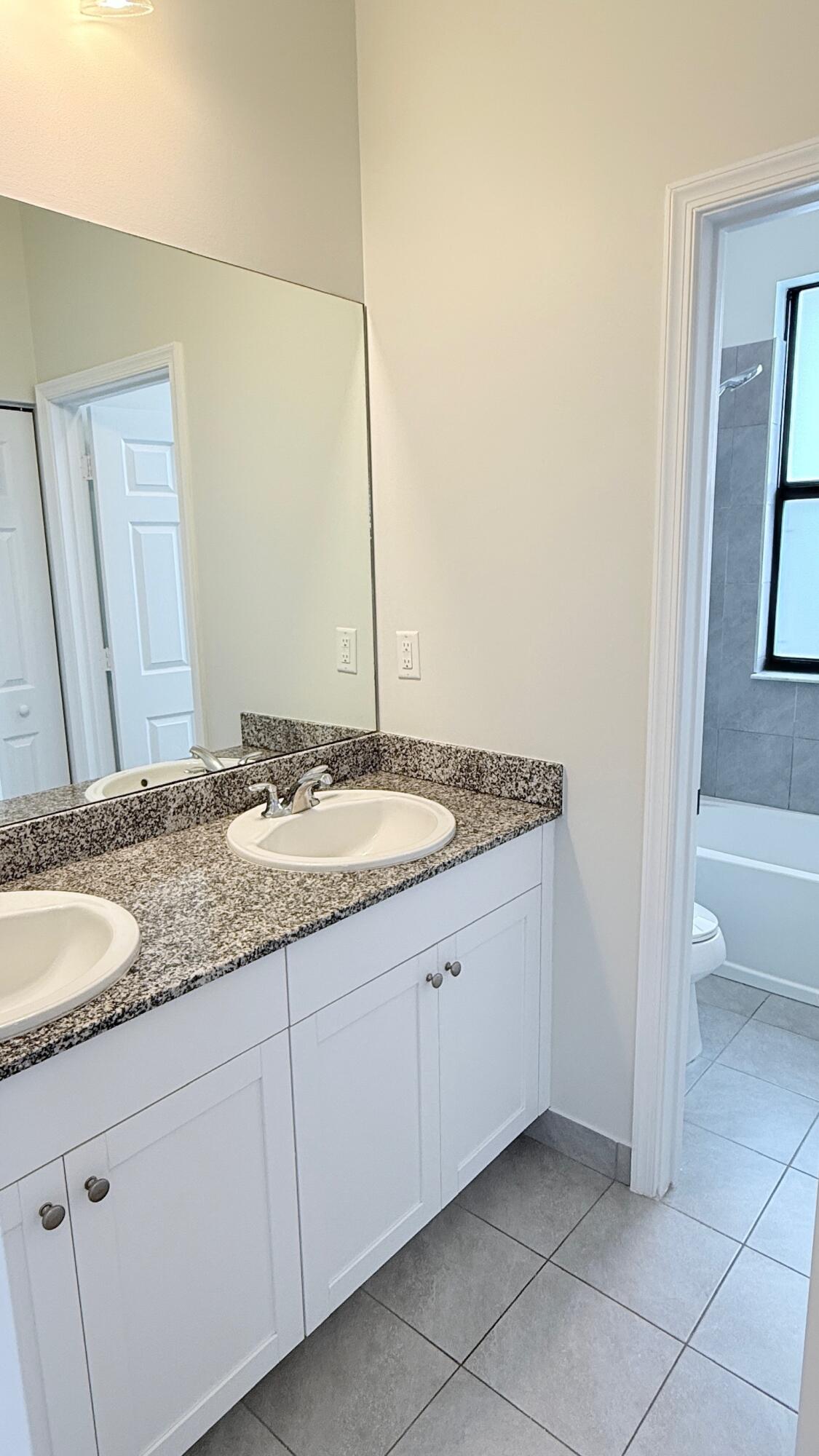 5489 Soria Avenue Property Photo 33
