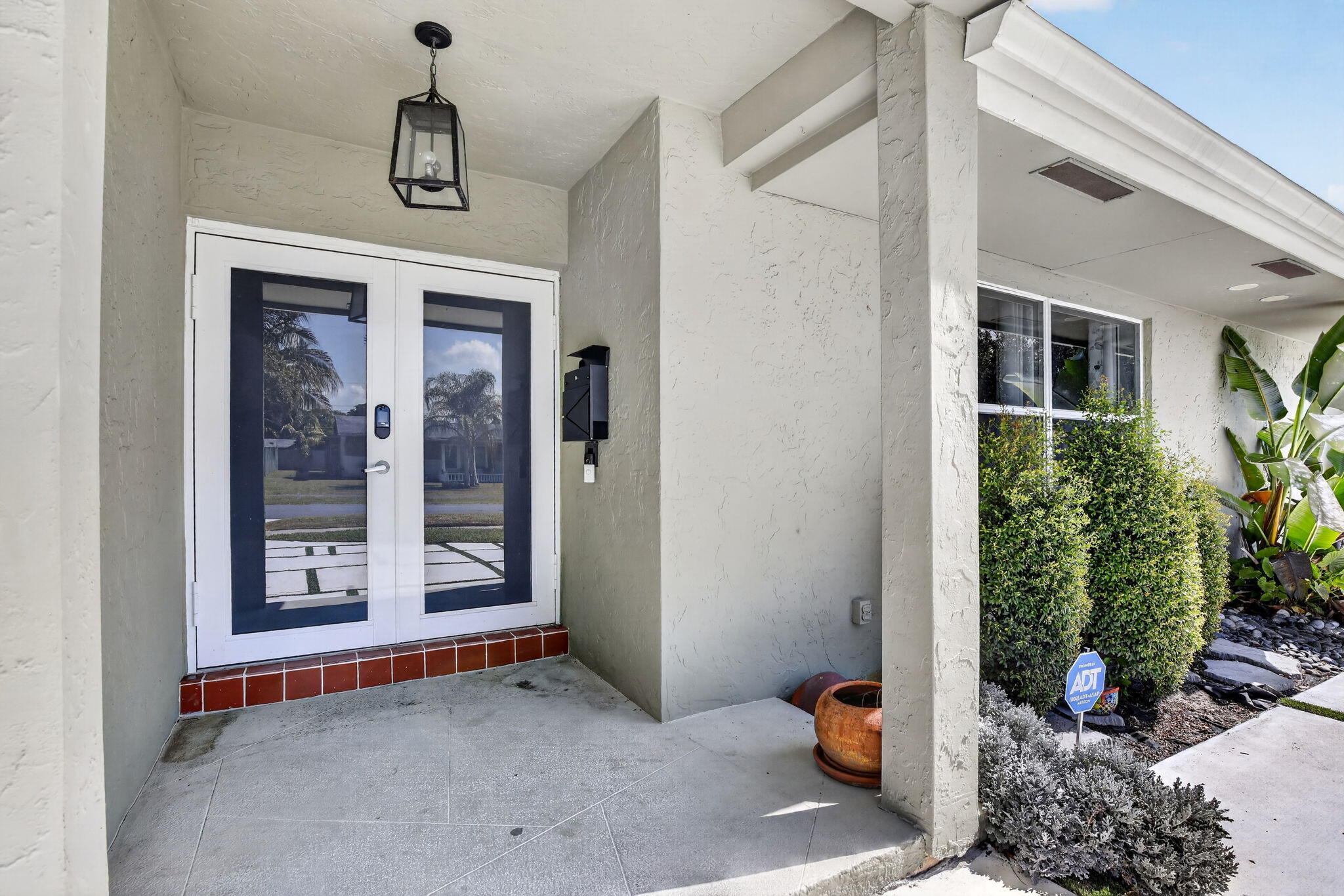 5301 Sw 8th Court Property Photo 4