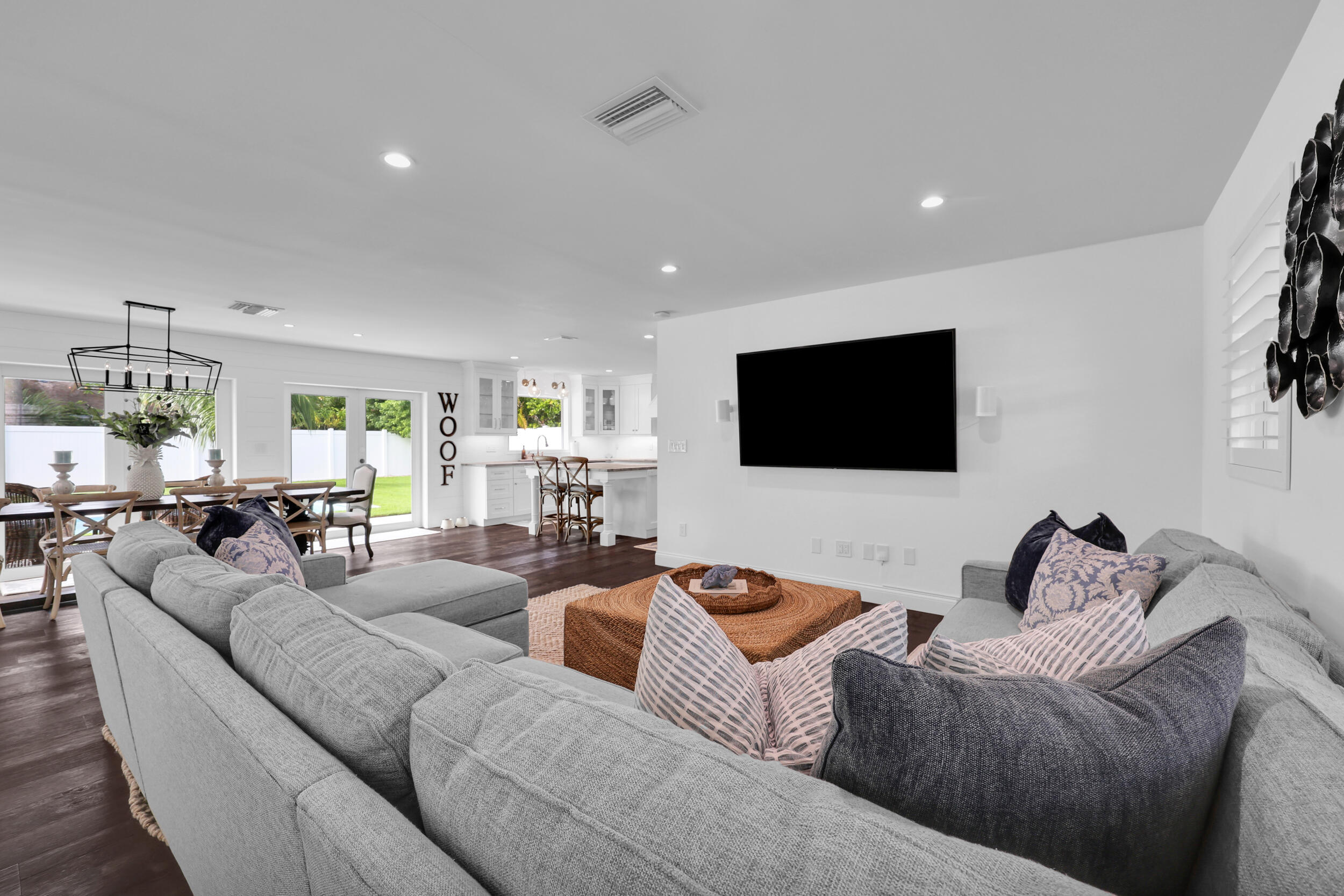 8 Windsor Road W Property Photo 11