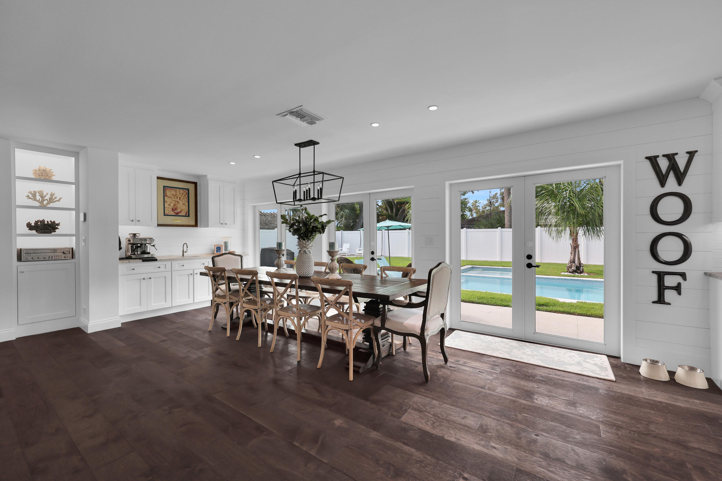 8 Windsor Road W Property Photo 13