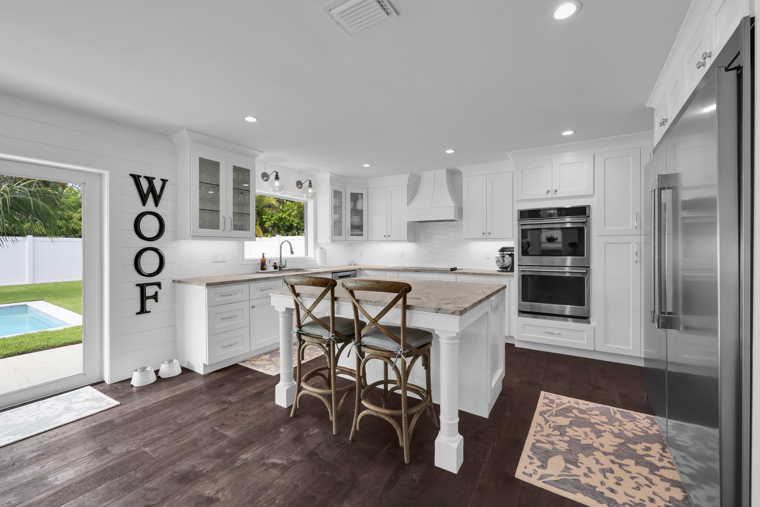 8 Windsor Road W Property Photo 17