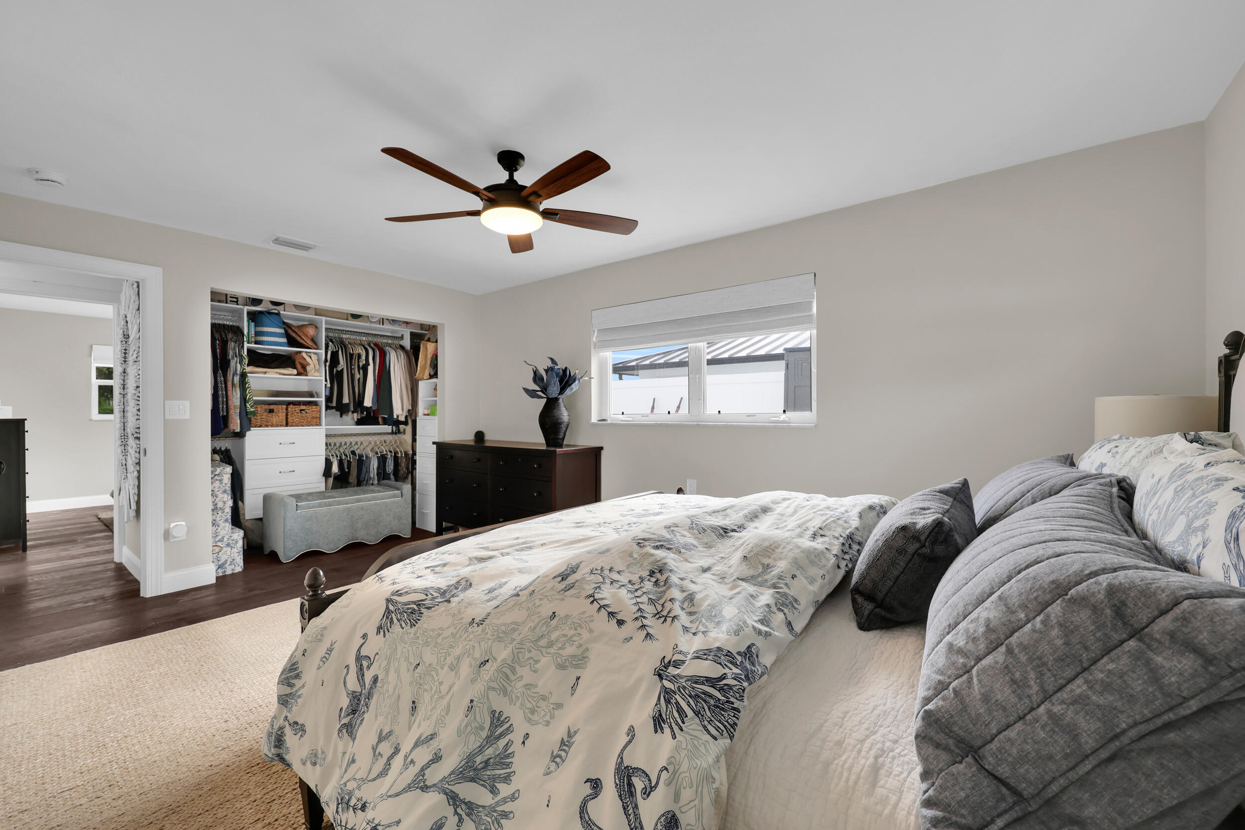 8 Windsor Road W Property Photo 23