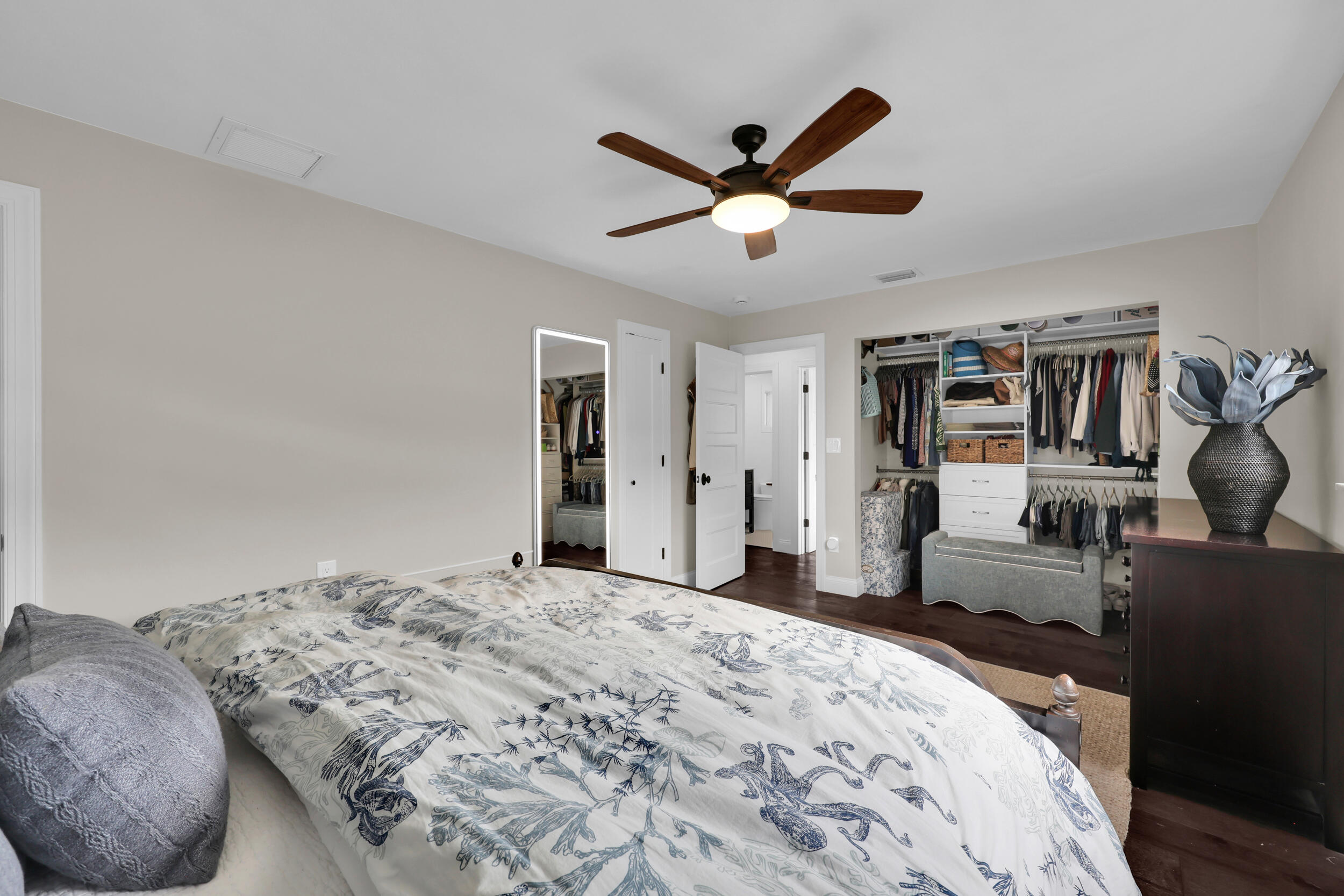 8 Windsor Road W Property Photo 24