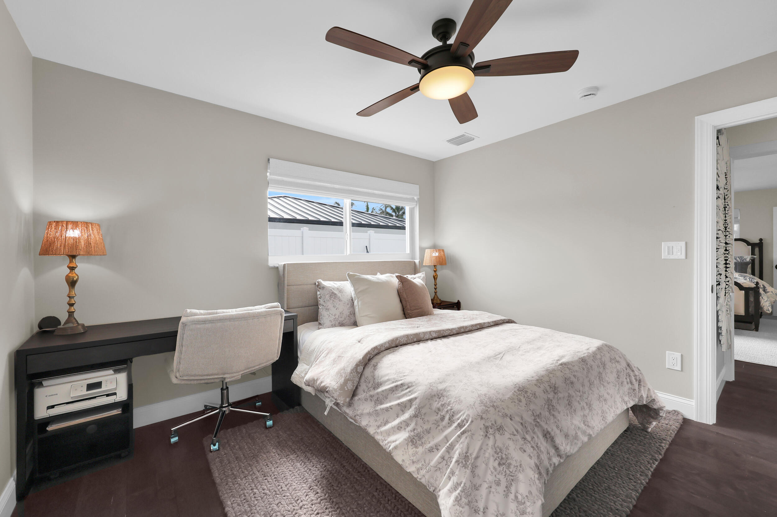 8 Windsor Road W Property Photo 28