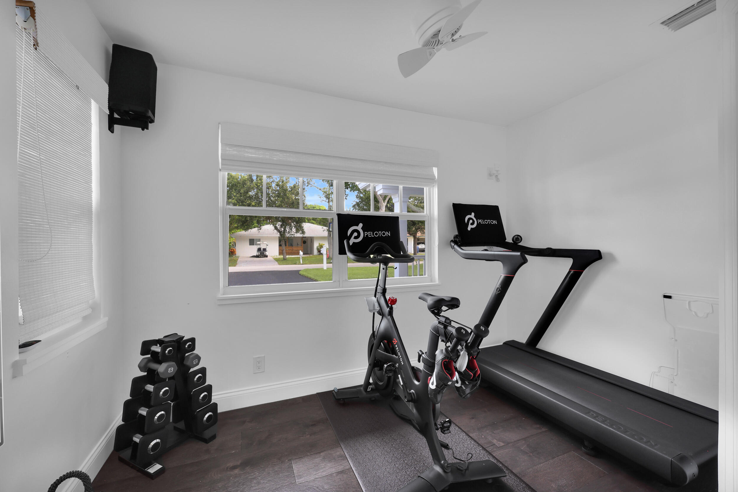 8 Windsor Road W Property Photo 31