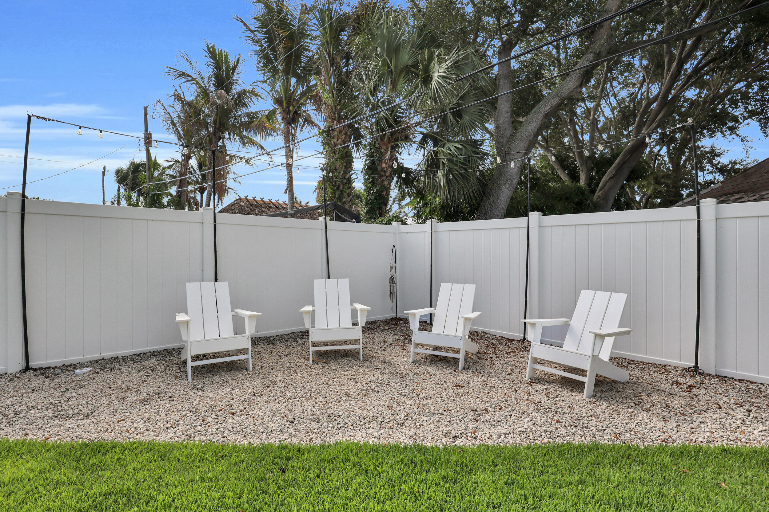 8 Windsor Road W Property Photo 41