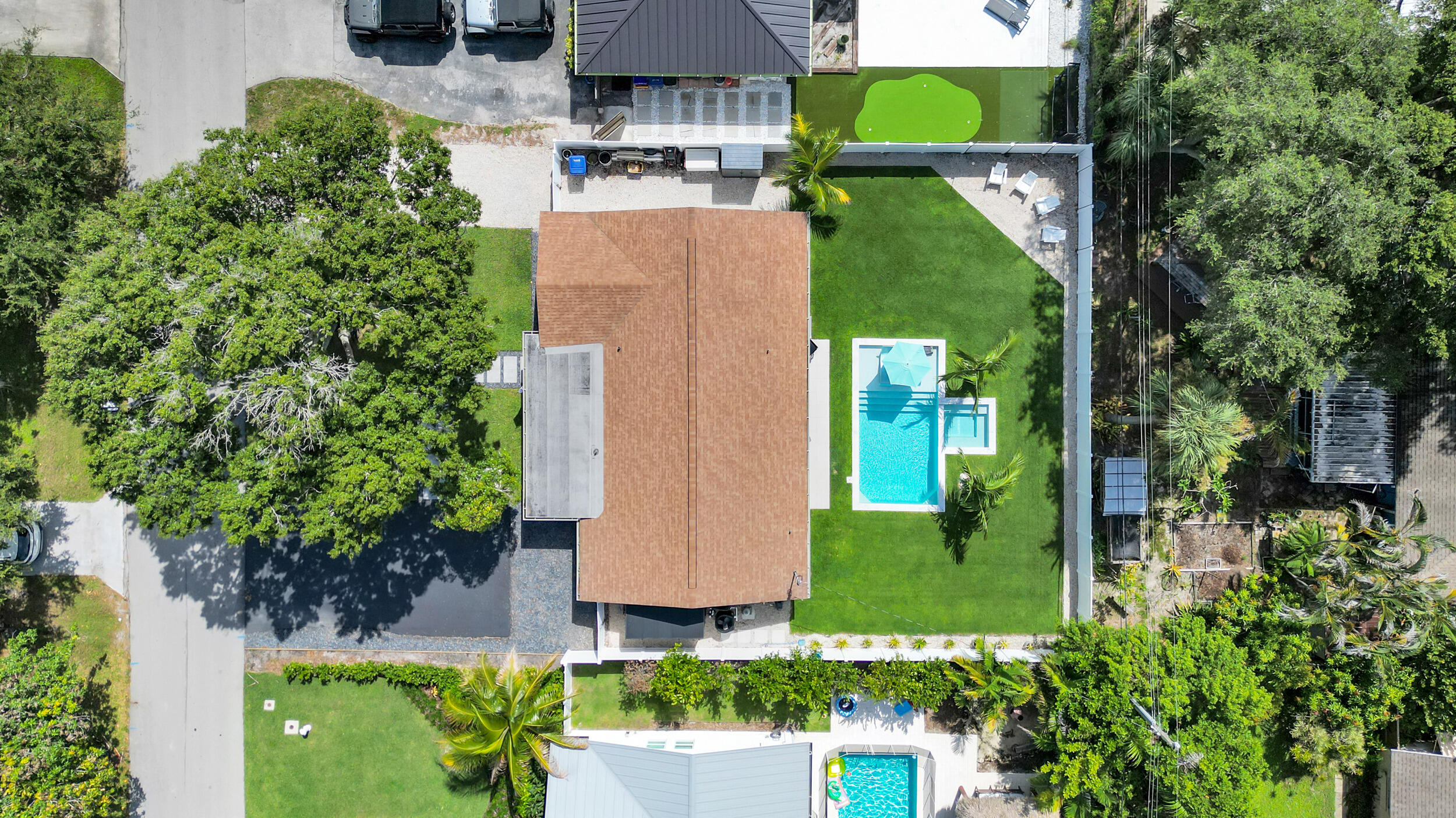 8 Windsor Road W Property Photo 43