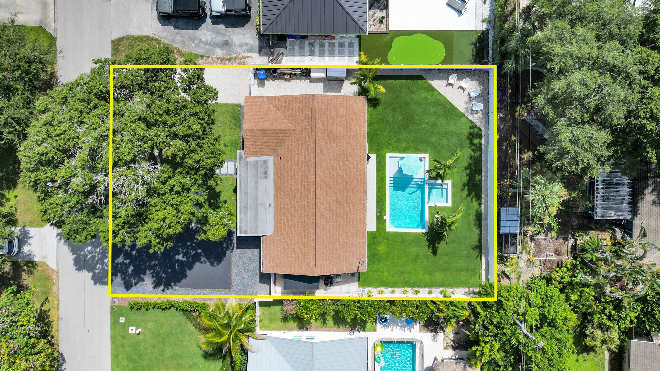 8 Windsor Road W Property Photo 44