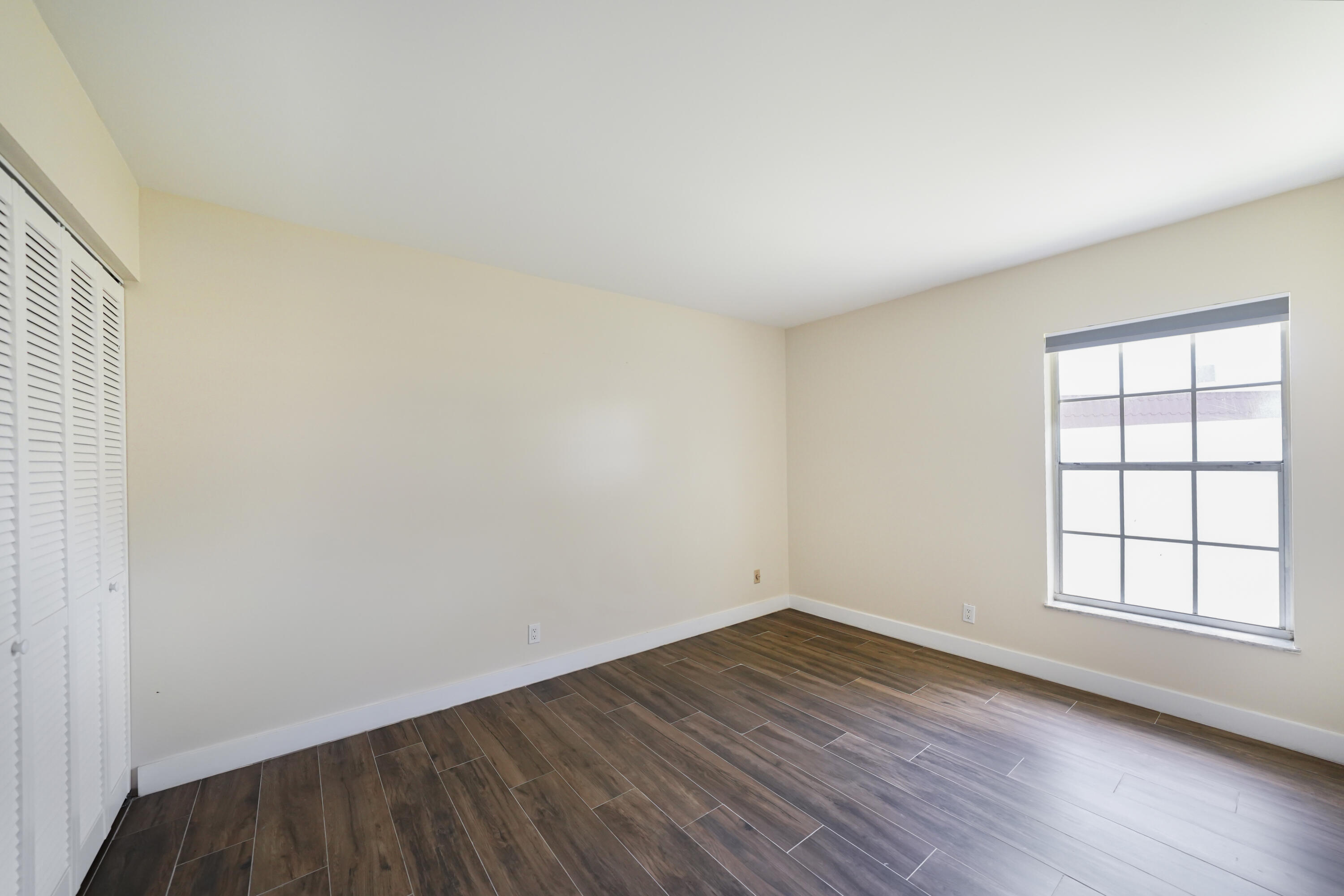 270 Cape Cod Circle B Property Photo 6