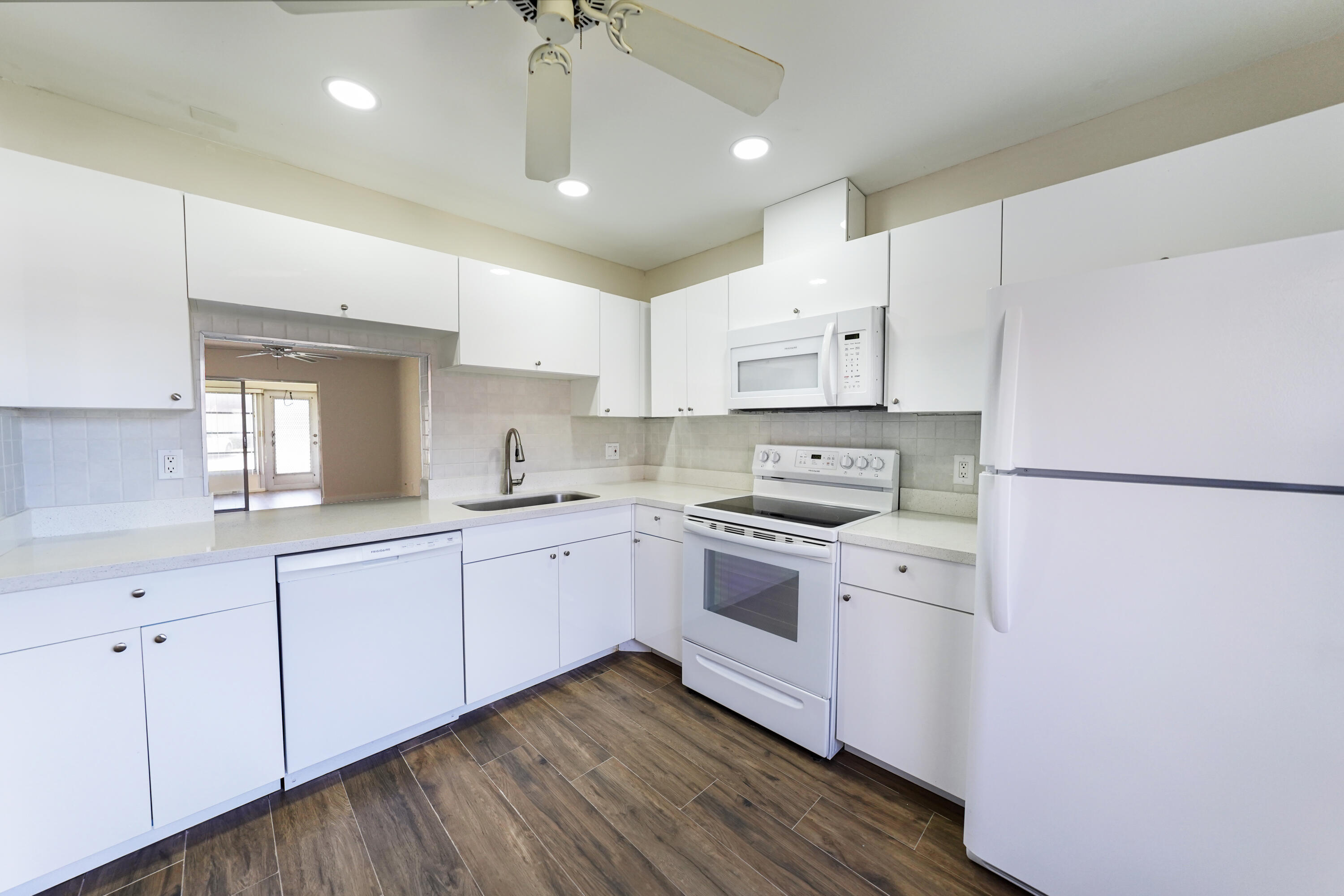 270 Cape Cod Circle B Property Photo 8