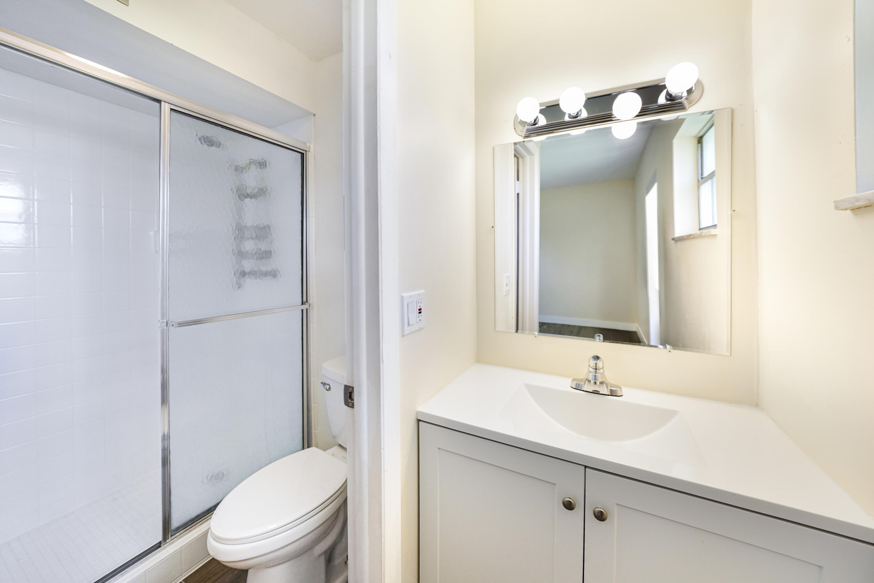 270 Cape Cod Circle B Property Photo 14