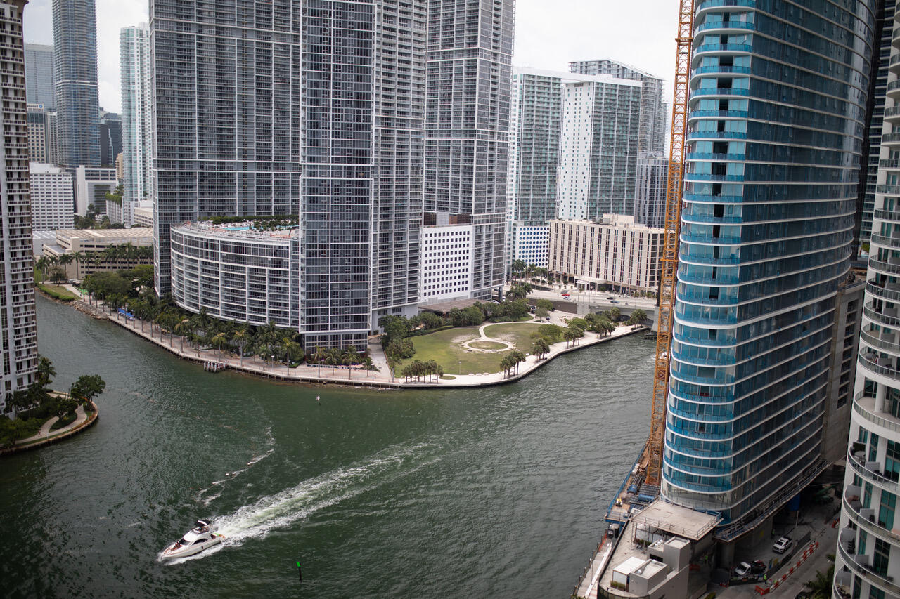 325 S Biscayne Boulevard 2617 Property Photo 2