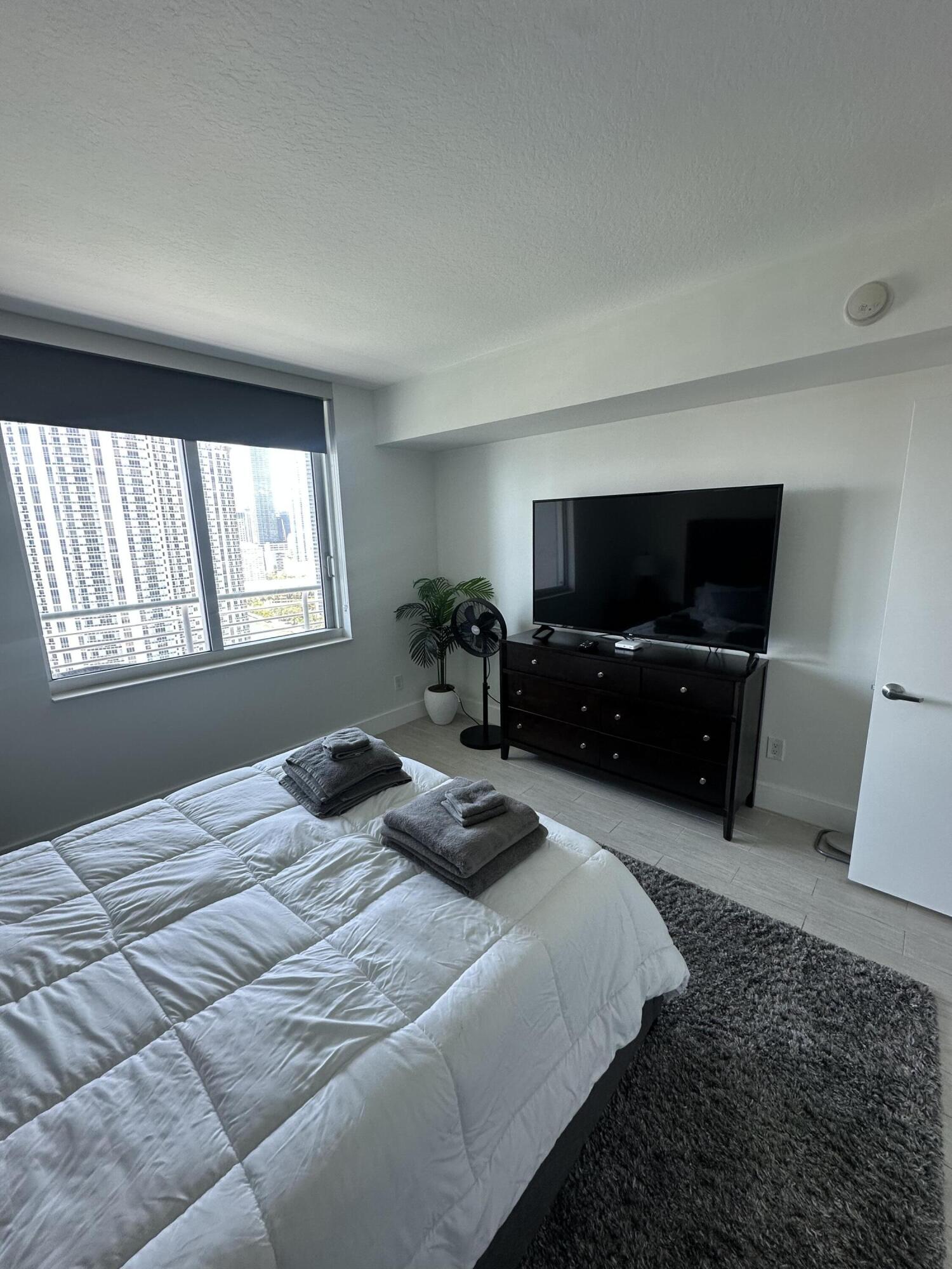 325 S Biscayne Boulevard 2617 Property Photo 8