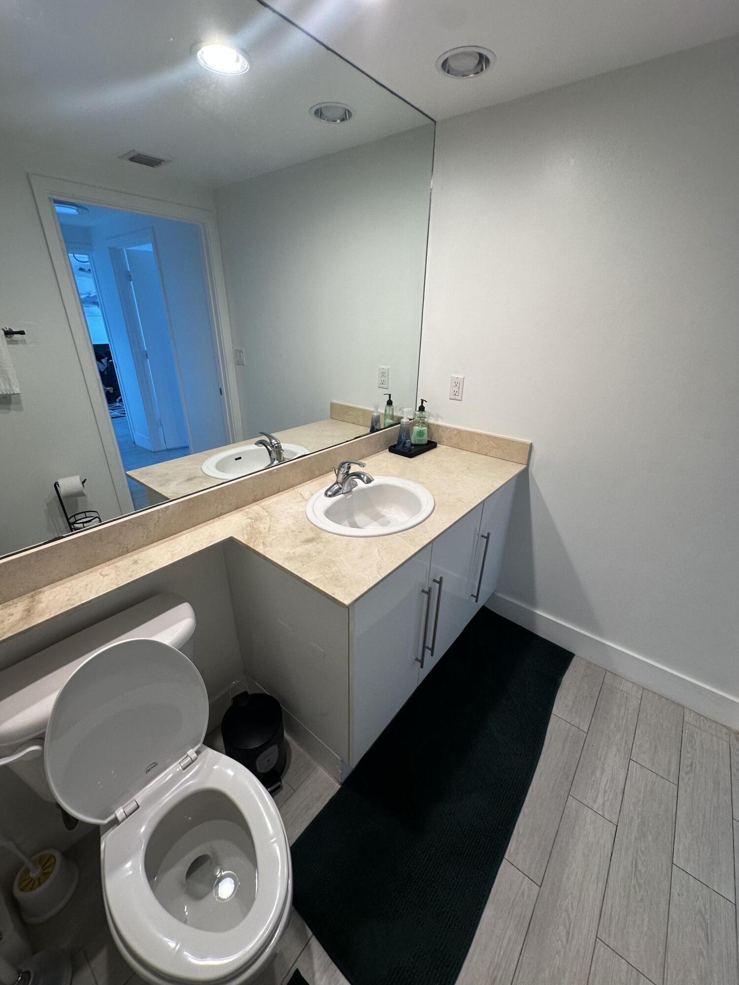 325 S Biscayne Boulevard 2617 Property Photo 10