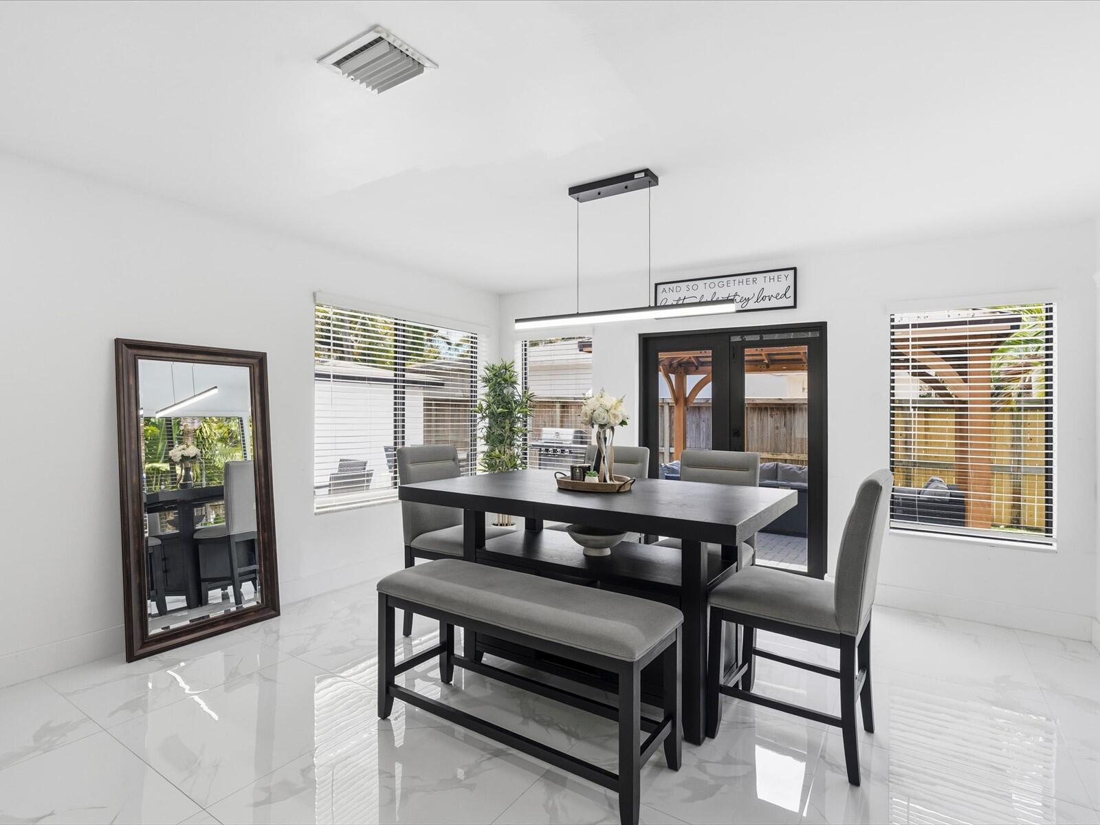 2860 Monroe Street Property Photo 9