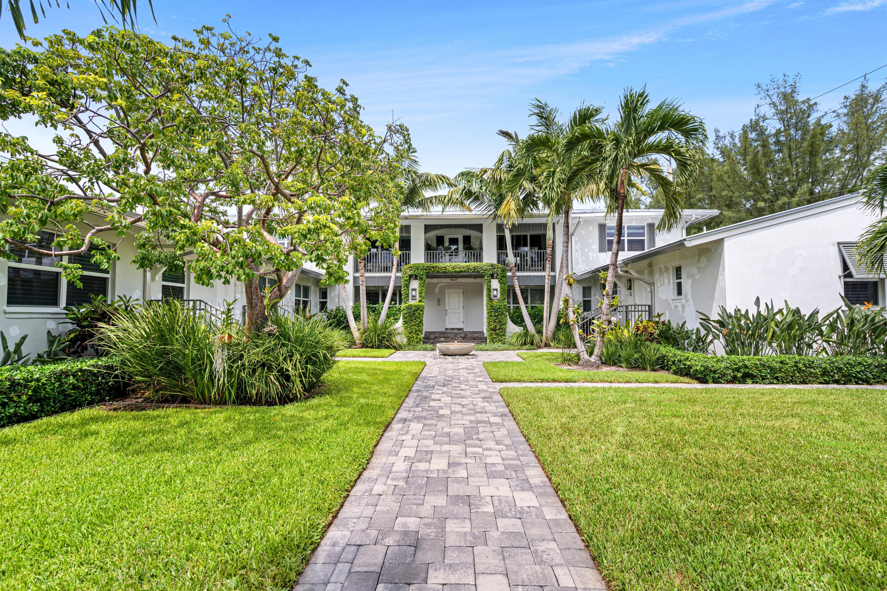 1025 CASUARINA Road 7