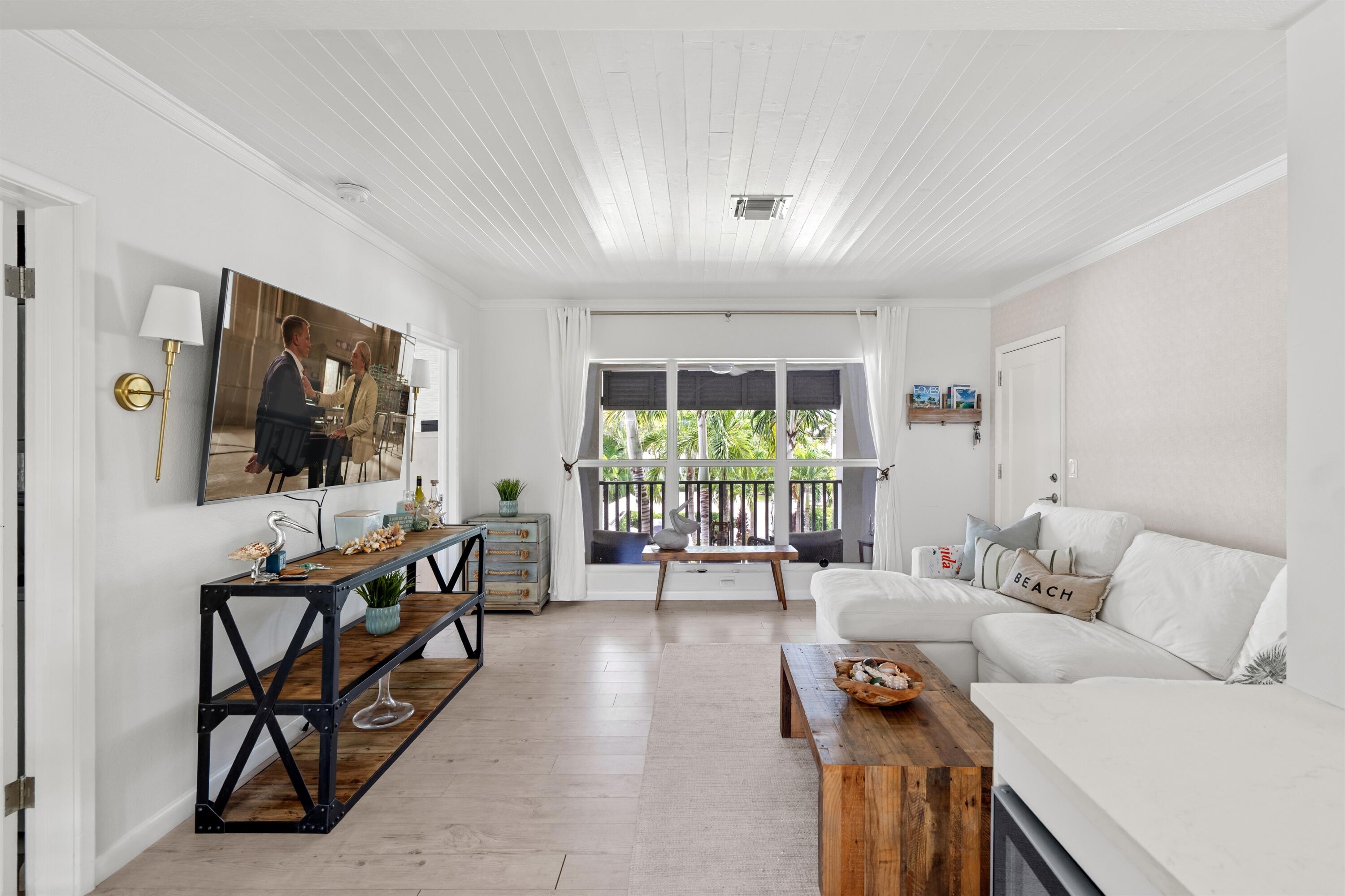 1025 Casuarina Road 7 Property Photo 3